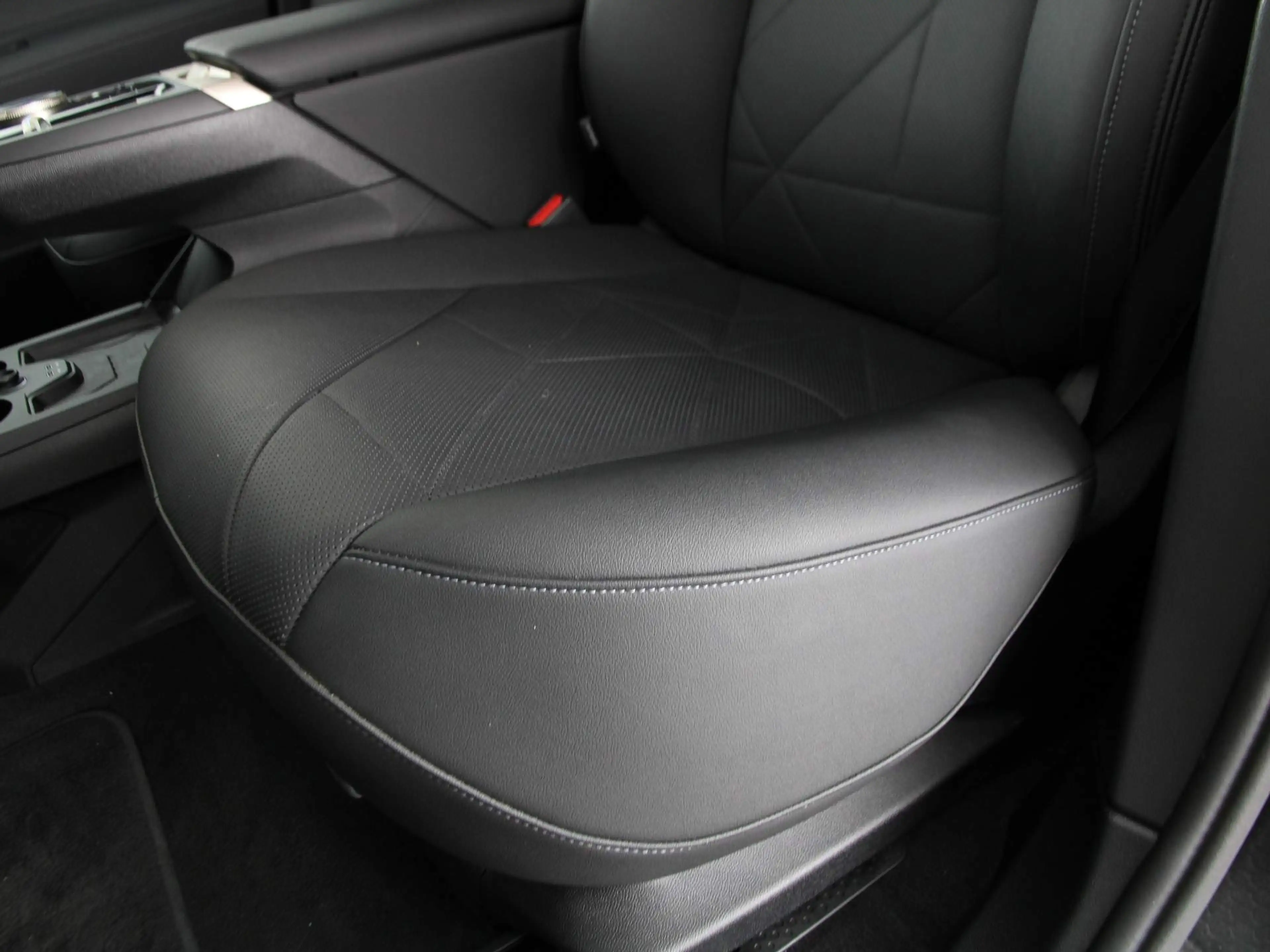 BMW iX xDrive40 Executive — photo 13