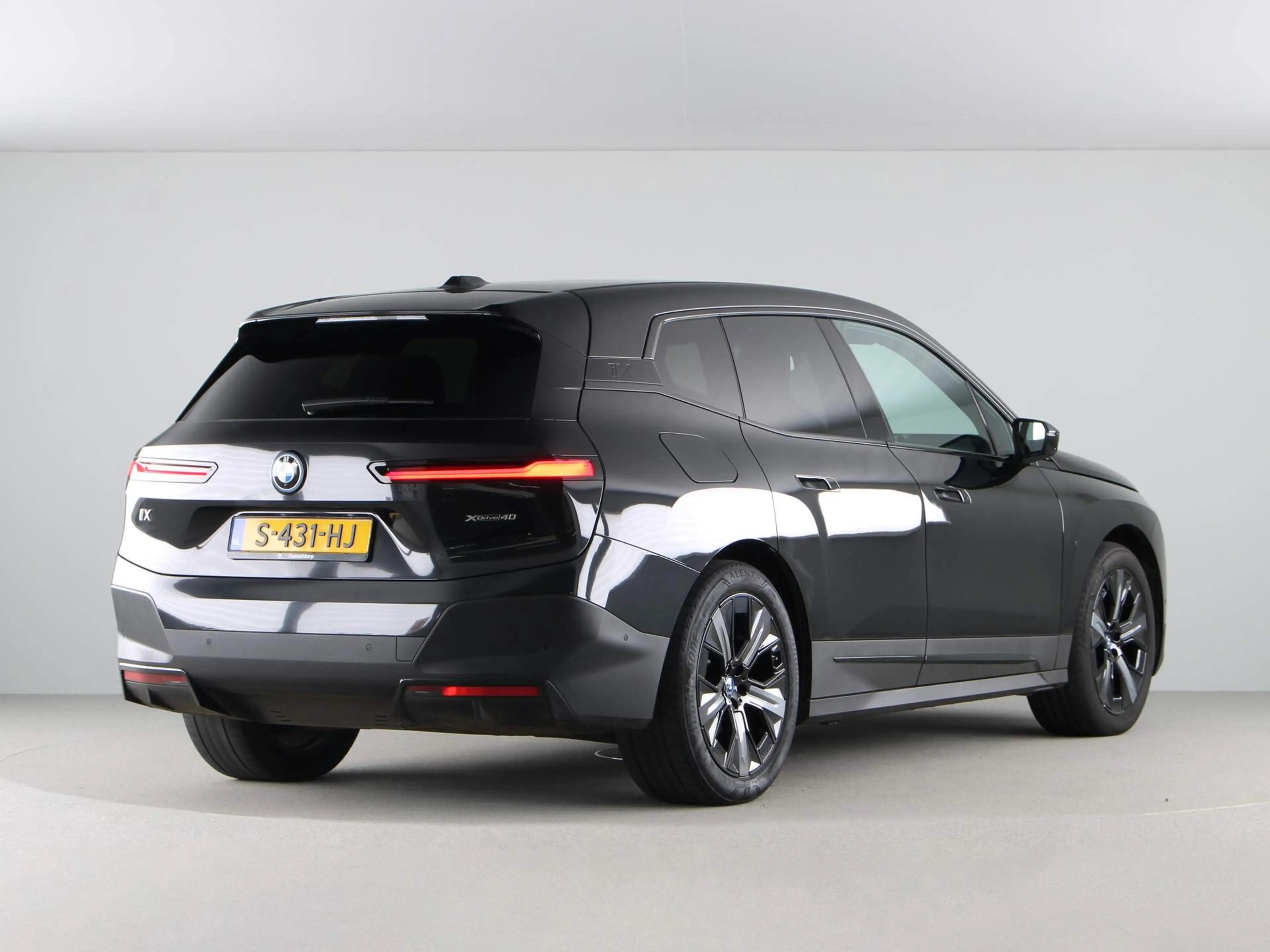 BMW iX xDrive40 Executive — photo 7