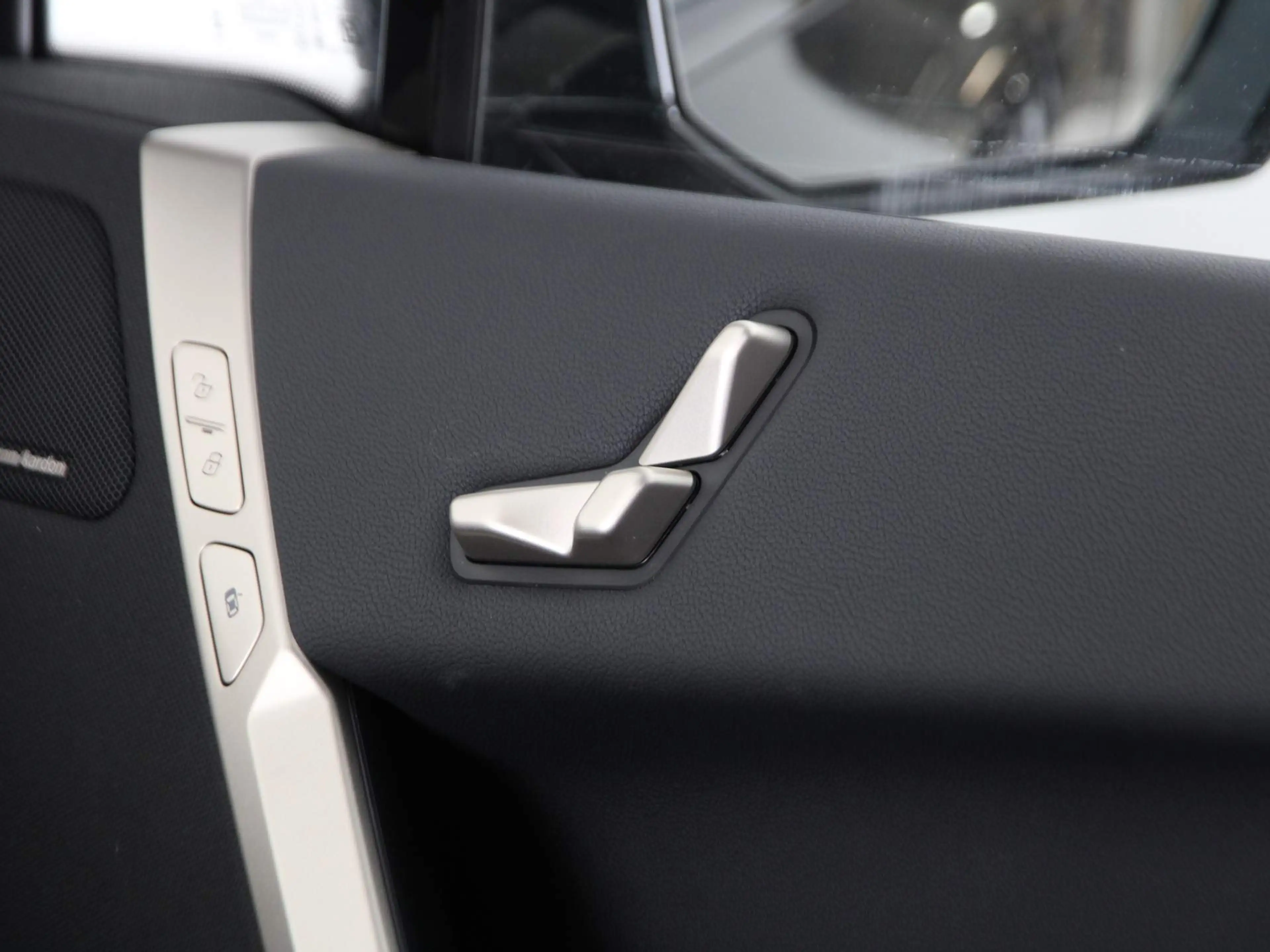 BMW iX xDrive40 Executive — photo 14