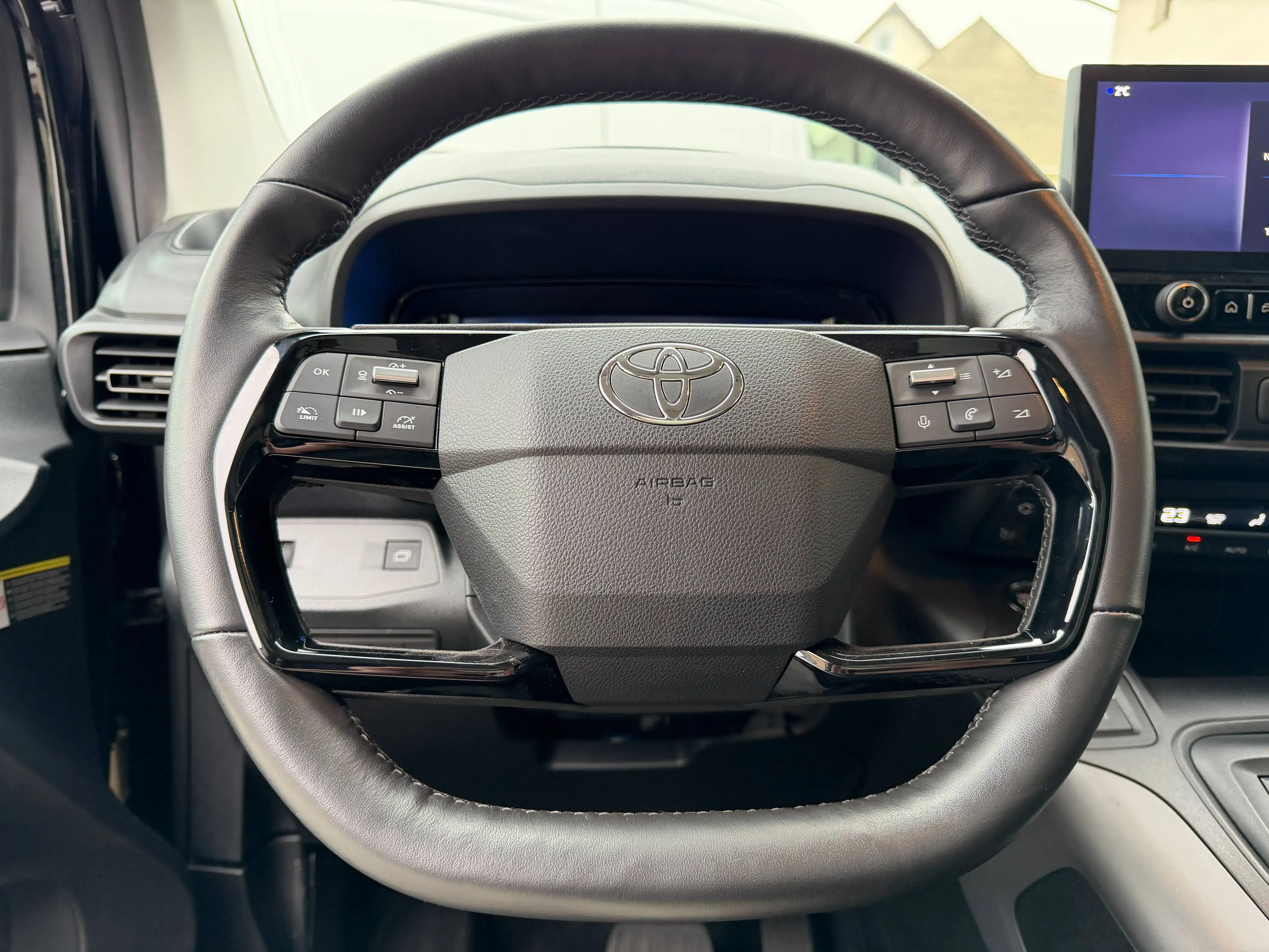 Toyota Proace City L1 Lounge — photo 13