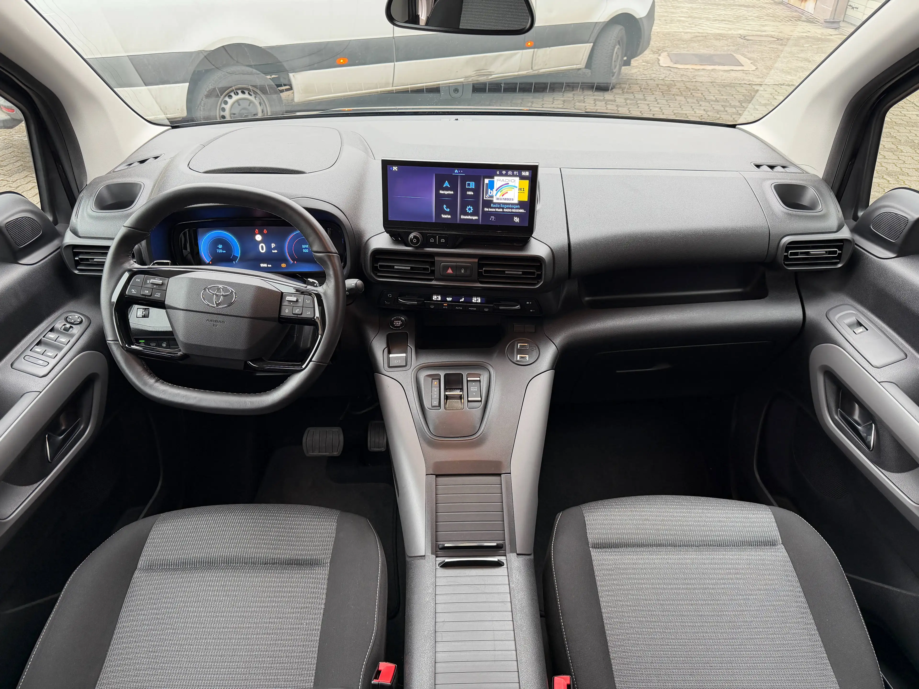 Toyota Proace City L1 Lounge — photo 12