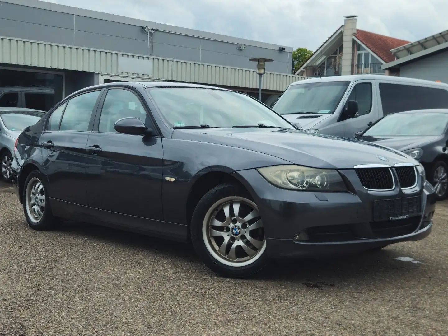 BMW 318 i Limousine-Xenon-Alu-PDC-Tempomat Grau - 1