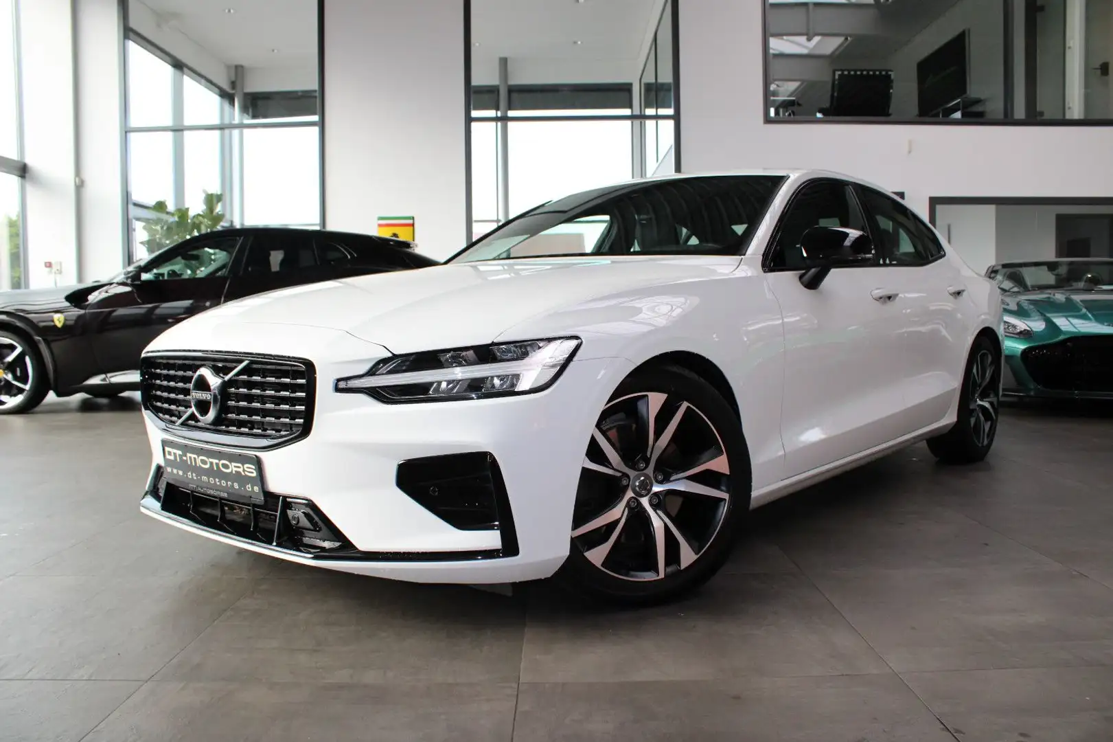 Volvo S60 2.0 T *R DESIGN SPORT EXKLUSIV* BLACK-PAKET! Blanc - 1