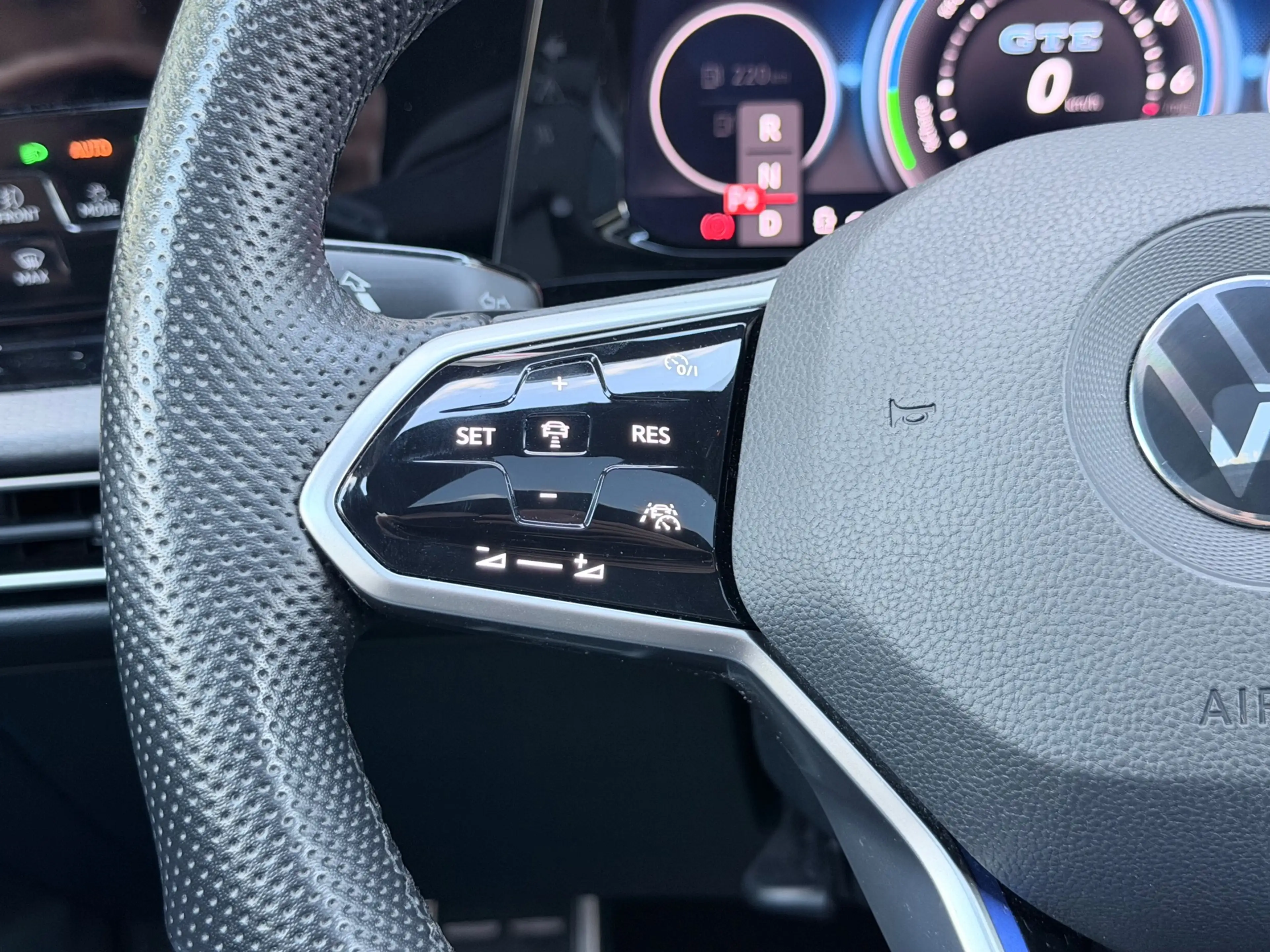 Volkswagen Golf GTE 1.4 eHybrid Pano/Trekhaak/Camera — photo 13