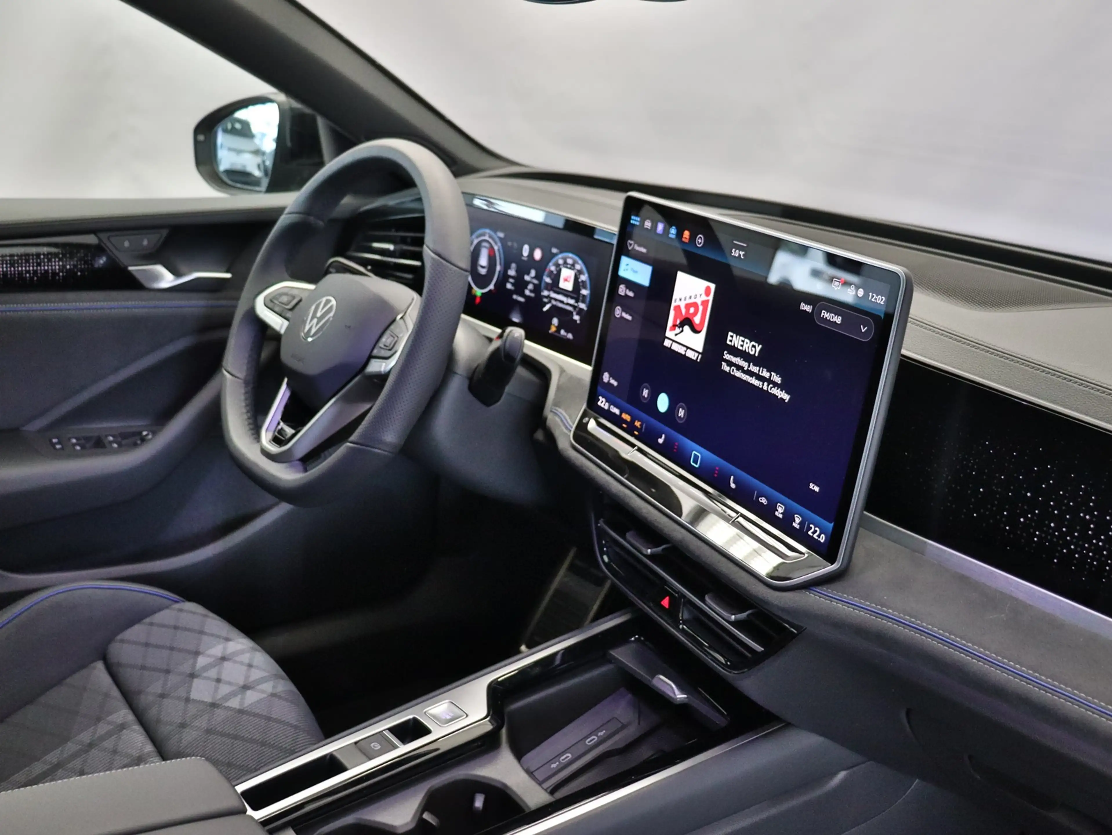 Volkswagen Passat Variant R-Line 2.0TDI DSG+4M+AHK+360°RFK+ACC+HUD — photo 11