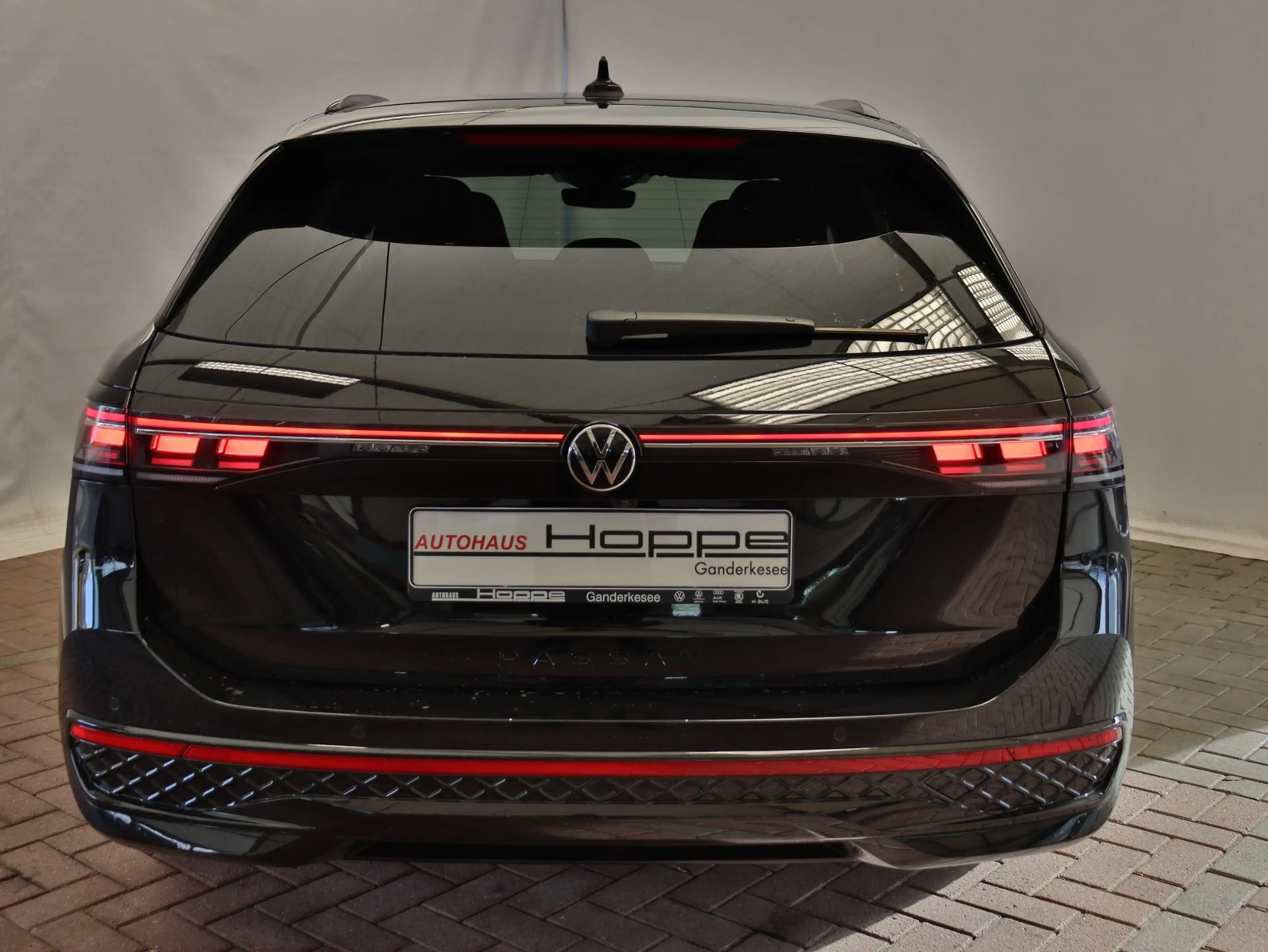 Volkswagen Passat Variant R-Line 2.0TDI DSG+4M+AHK+360°RFK+ACC+HUD — photo 7