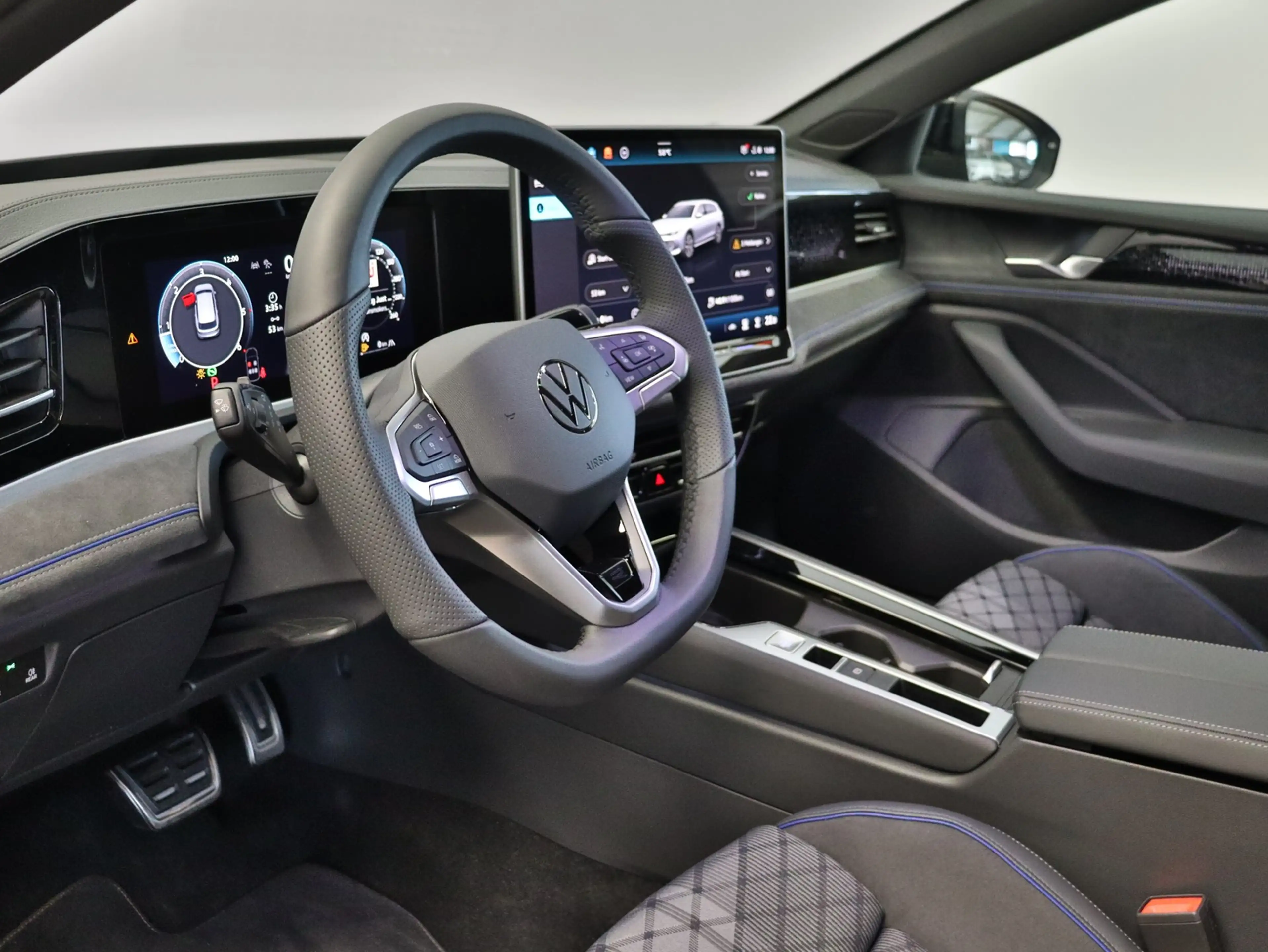 Volkswagen Passat Variant R-Line 2.0TDI DSG+4M+AHK+360°RFK+ACC+HUD — photo 2