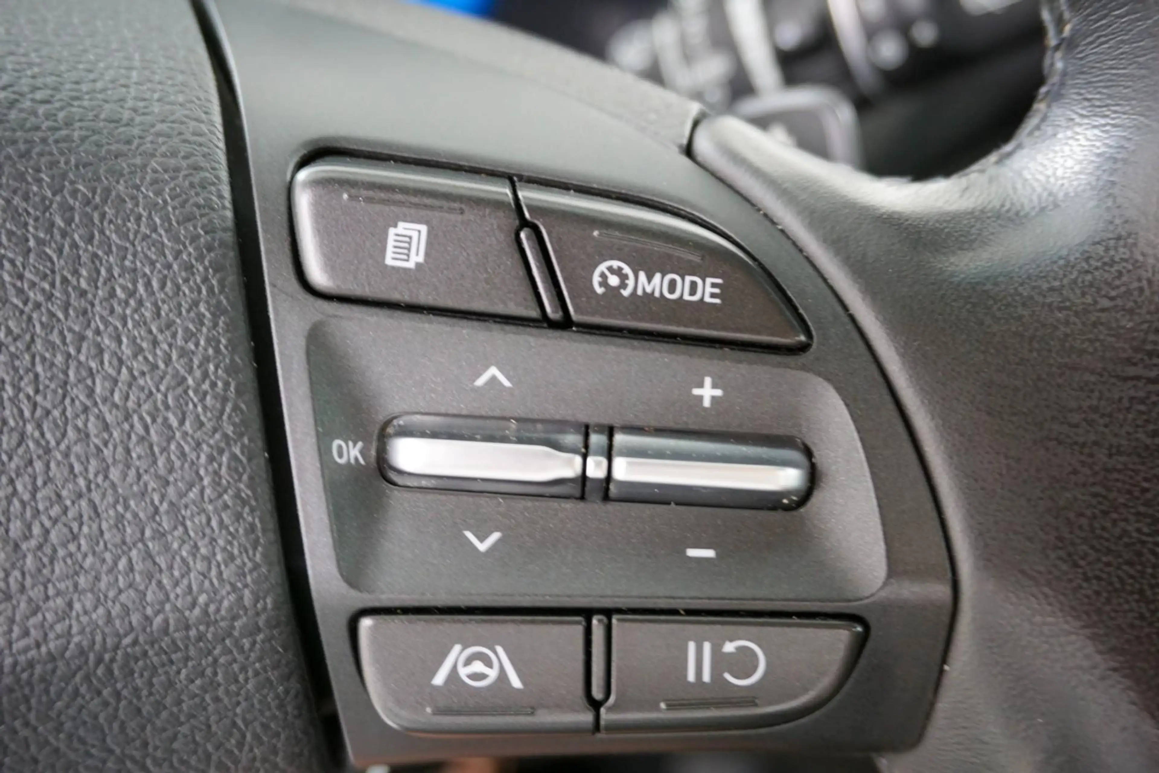 Hyundai i30 cw Edition 30+ Aut. Navi Kamera LED CarPlay — photo 15
