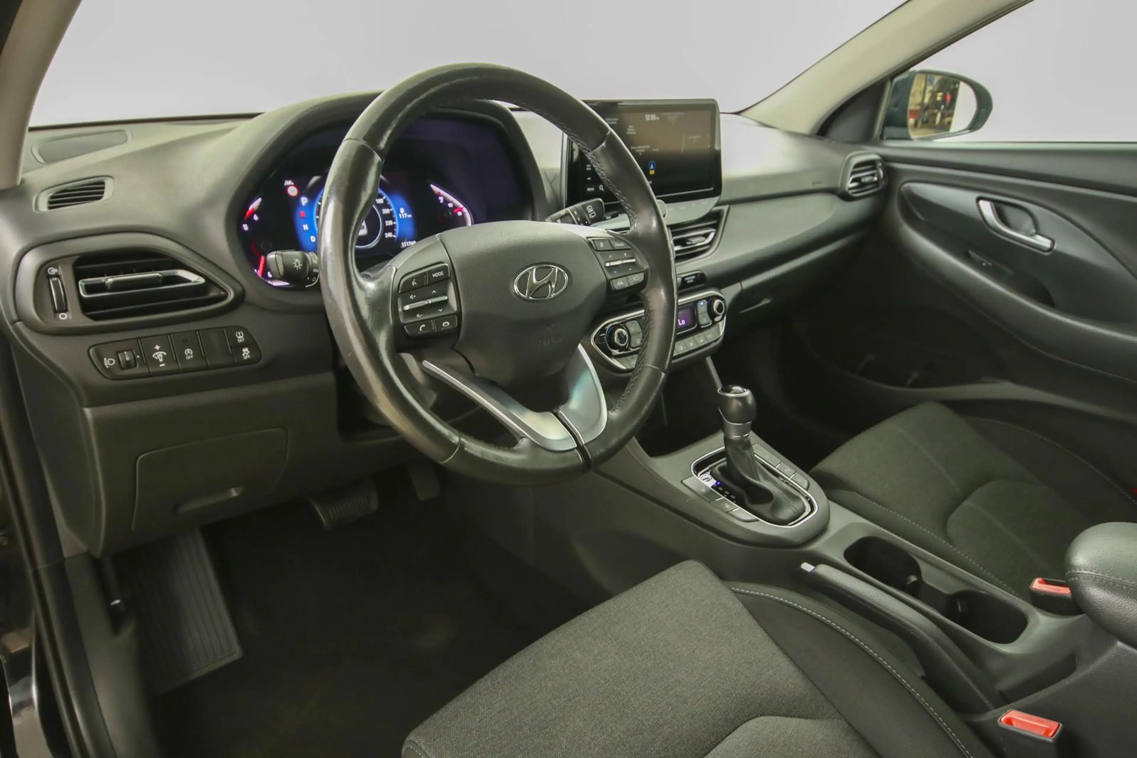 Hyundai i30 cw Edition 30+ Aut. Navi Kamera LED CarPlay — photo 7