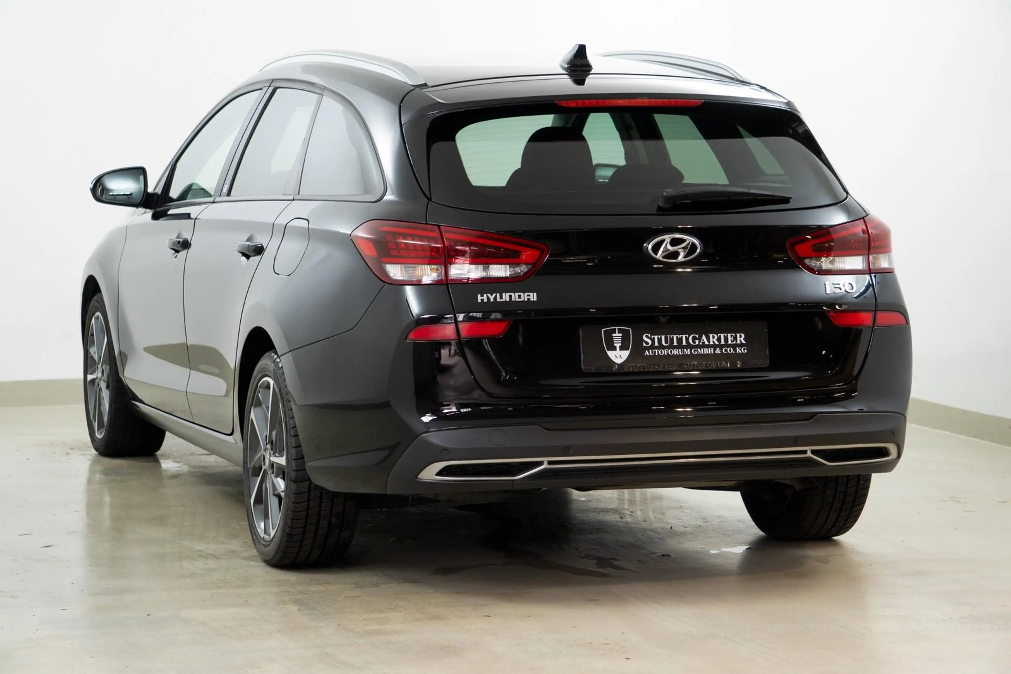 Hyundai i30 cw Edition 30+ Aut. Navi Kamera LED CarPlay — photo 4