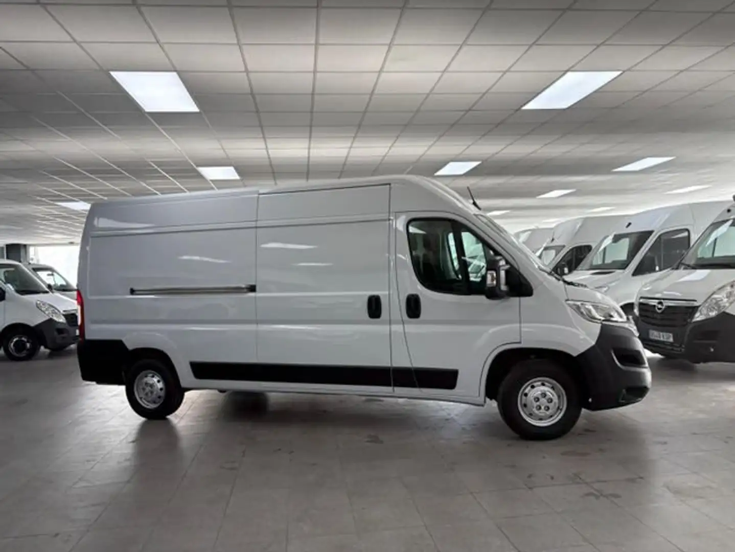 Citroen Jumper BlueHDi 103KW (140CV) Furgón 35L3H2 Blanco - 2