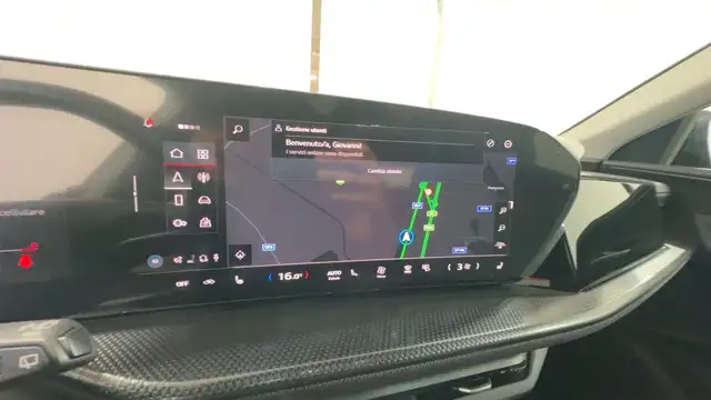 Audi Q5 view 16
