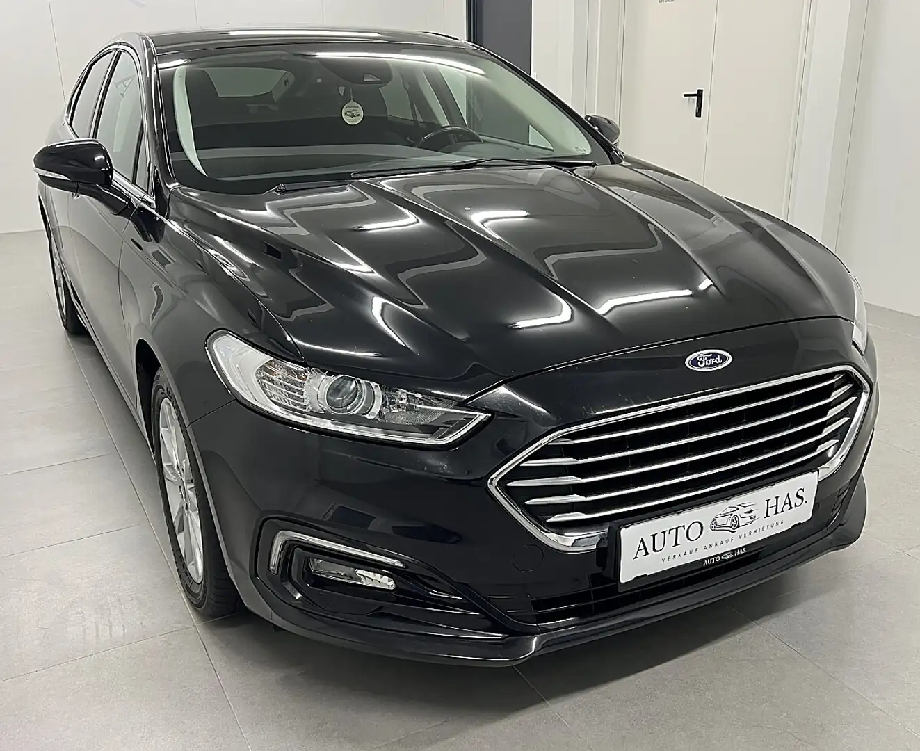 Ford Mondeo Titanium 2,0 EcoBlue SCR *MwSt ausweisbar* Schwarz - 1