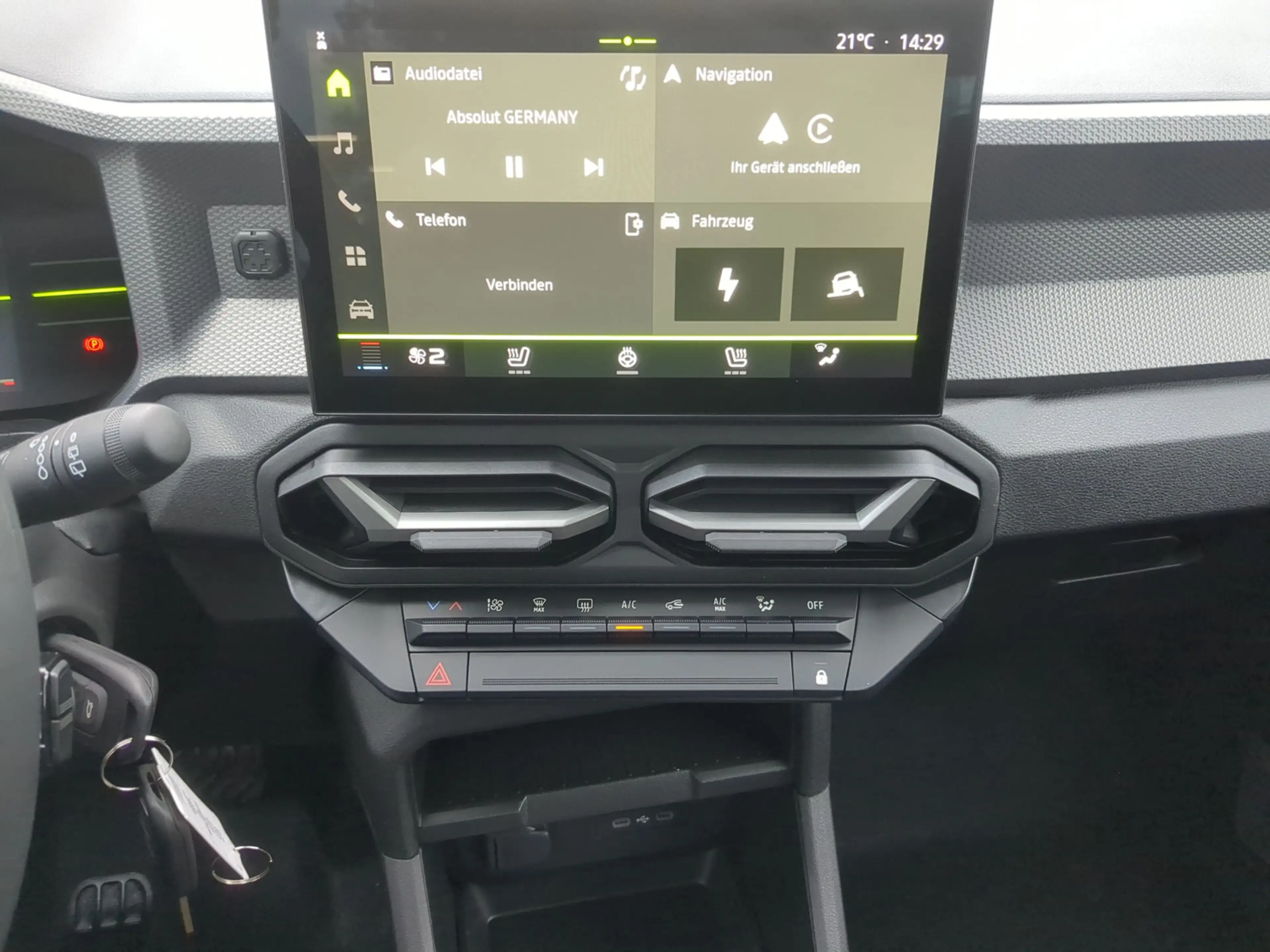 Dacia Duster Tribrid 150 EDC 4x4 Expression GJR+RFK+Winterpaket — photo 11