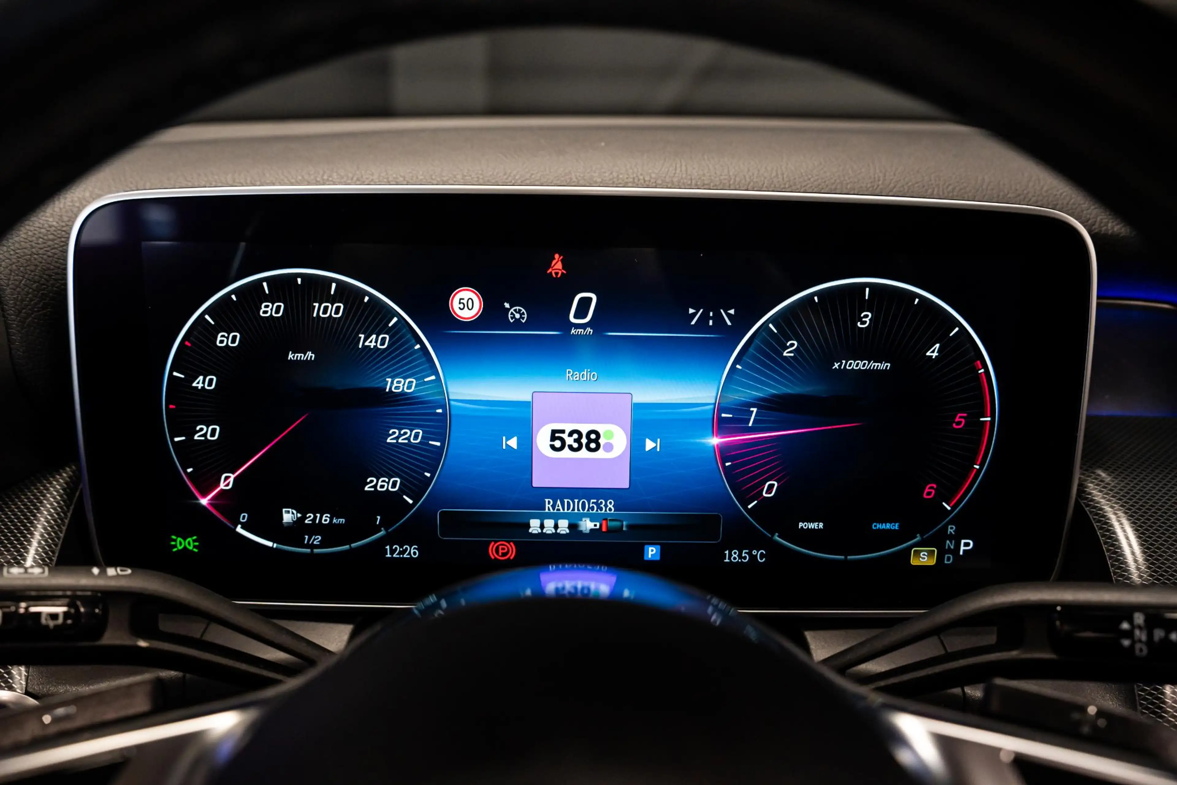 Mercedes-Benz GLC 220 220d 4MATIC Luxury Line *Panorama / Advanced-Plus — photo 34