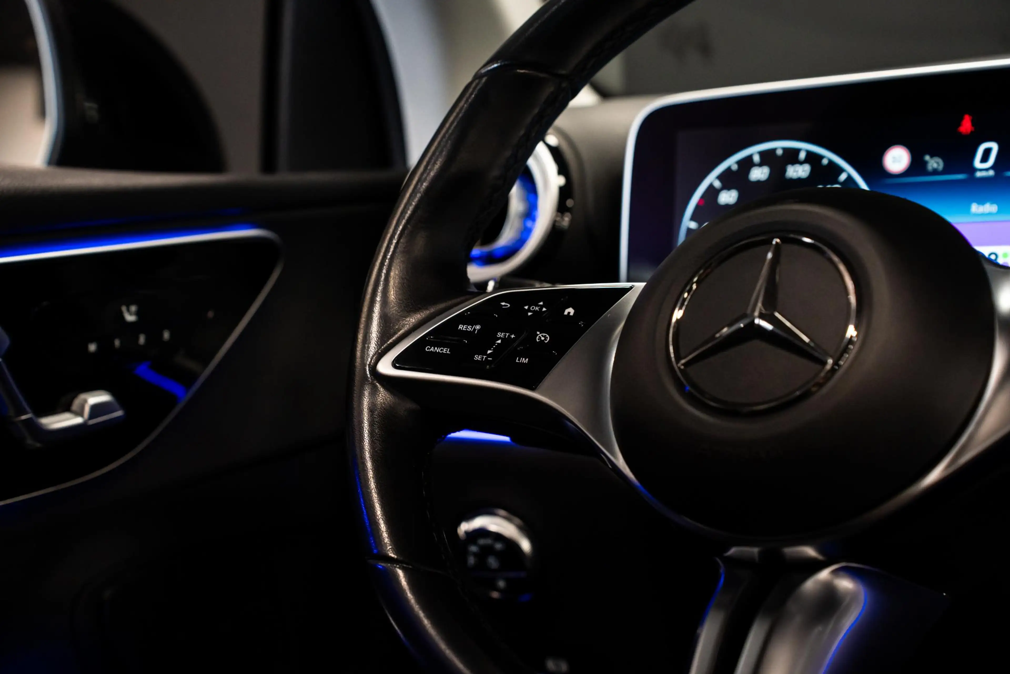 Mercedes-Benz GLC 220 220d 4MATIC Luxury Line *Panorama / Advanced-Plus — photo 33