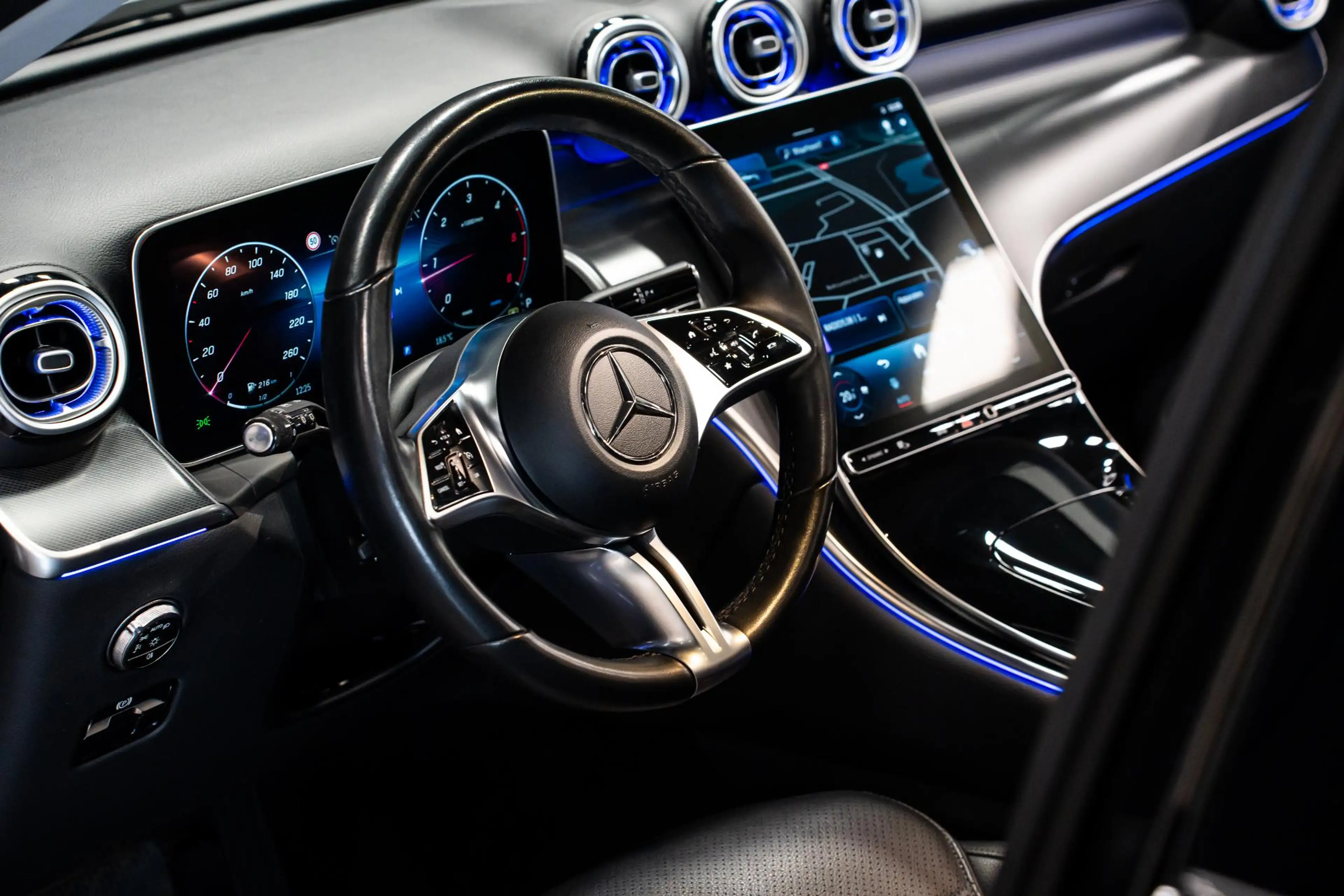 Mercedes-Benz GLC 220 220d 4MATIC Luxury Line *Panorama / Advanced-Plus — photo 25