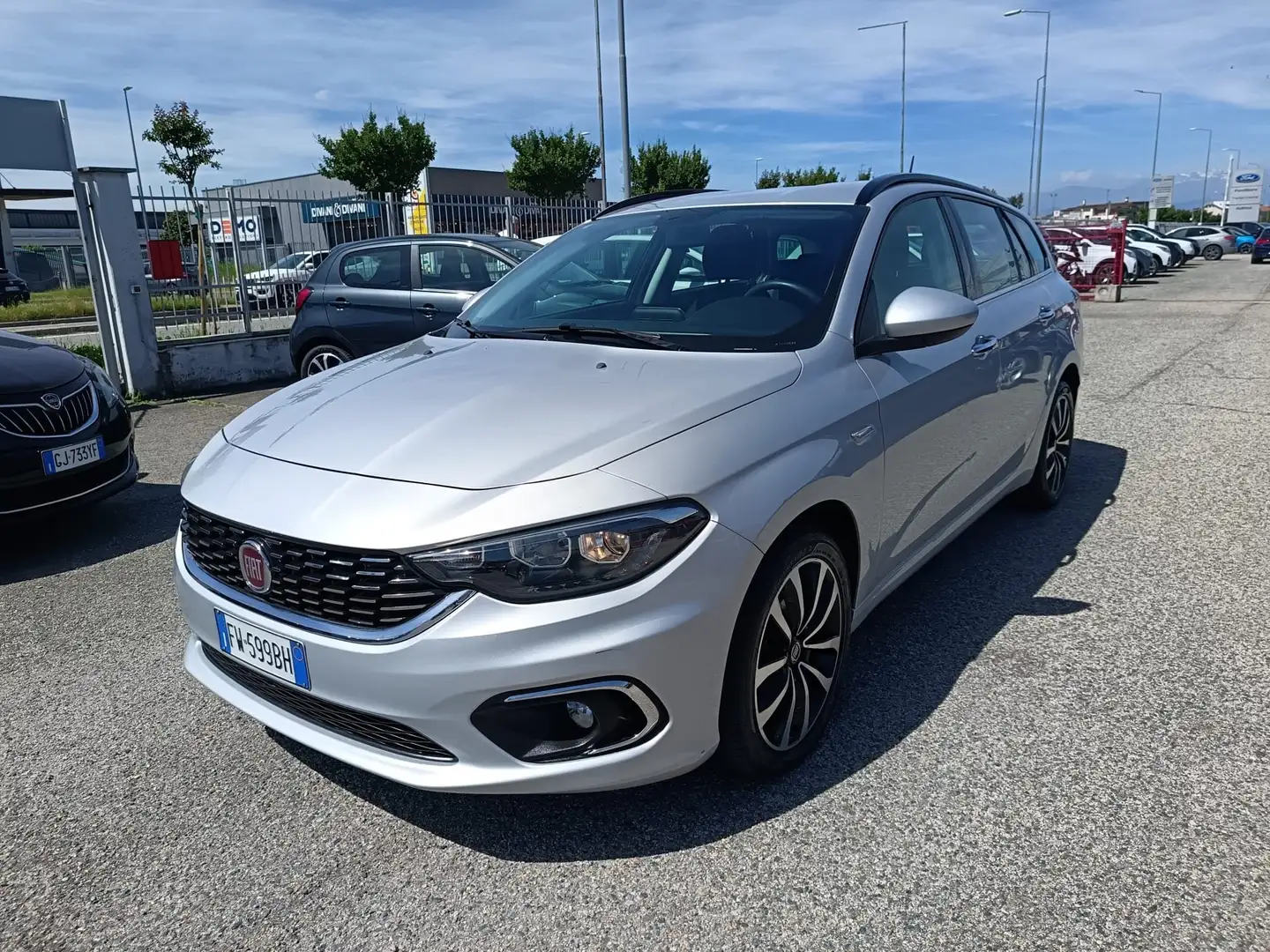 Fiat Tipo SW 1.6 mjt Lounge s Silber - 1