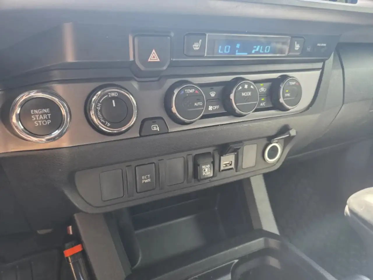 Toyota Tacoma снимка Toyota Tacoma