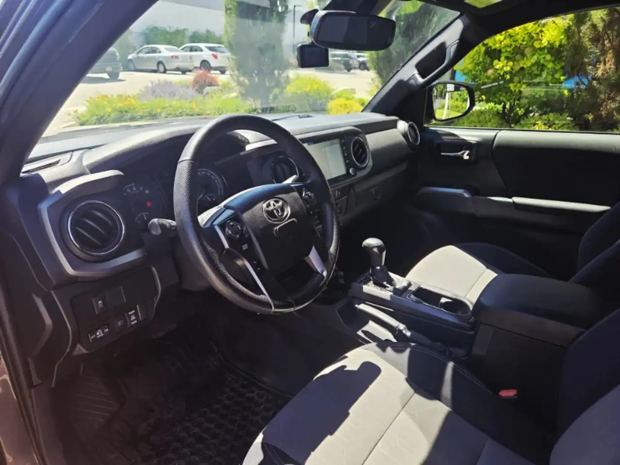 Toyota Tacoma снимка Toyota Tacoma