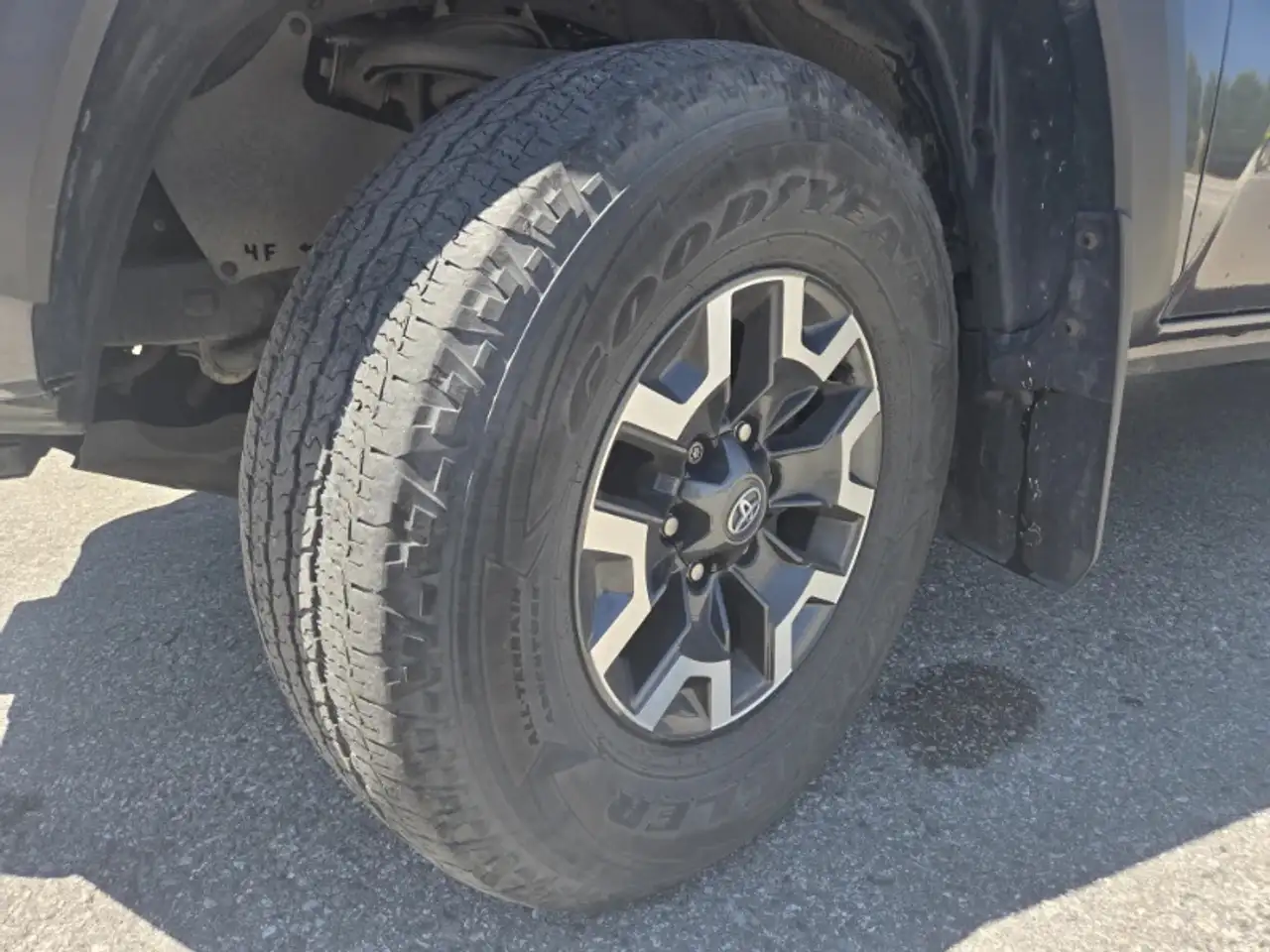 Toyota Tacoma снимка Toyota Tacoma