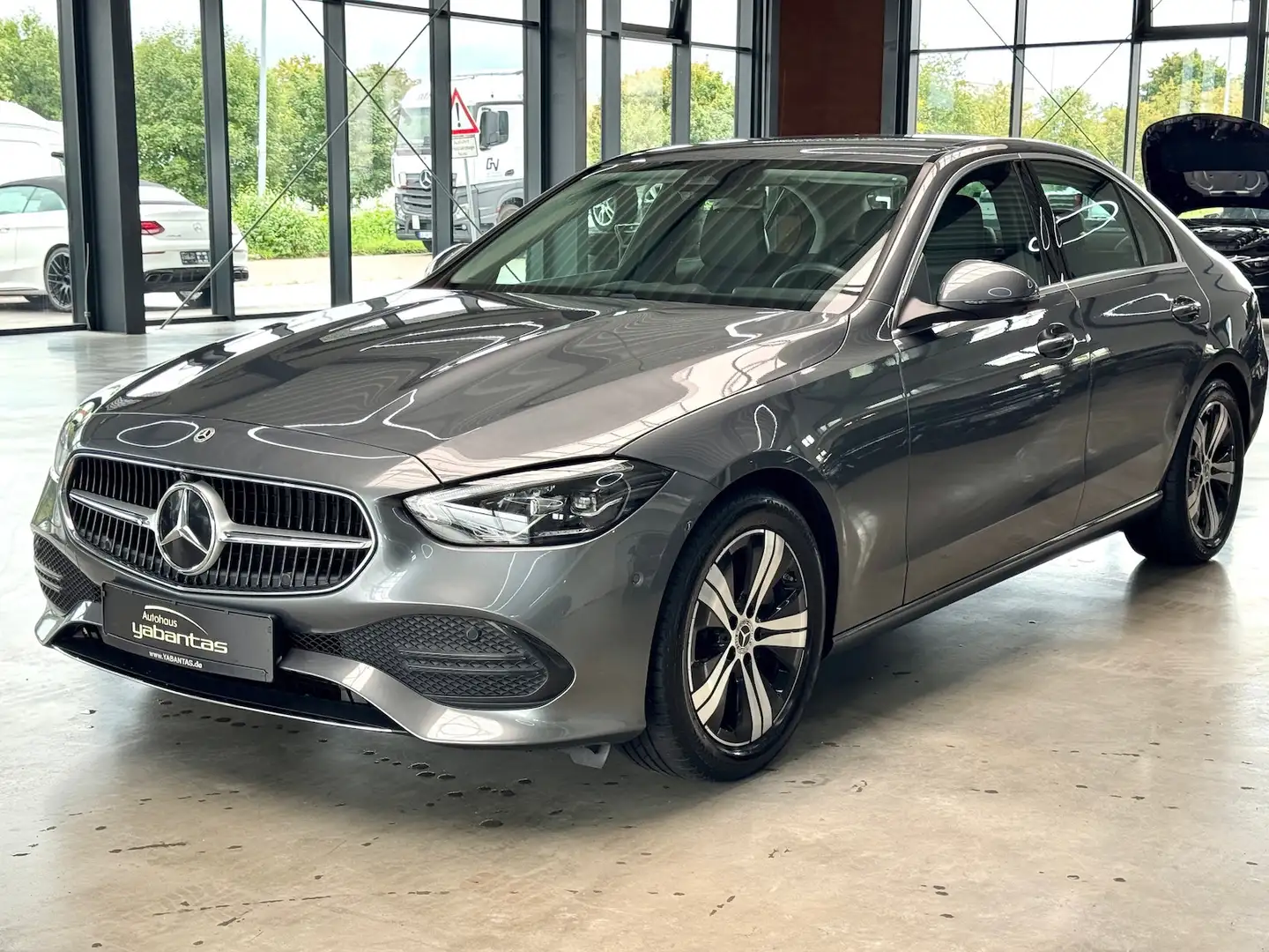 Mercedes-Benz C 200 AVANTGARDE 360°-K KEYLESS IHC Ambientenbeleuchtung Grau - 1