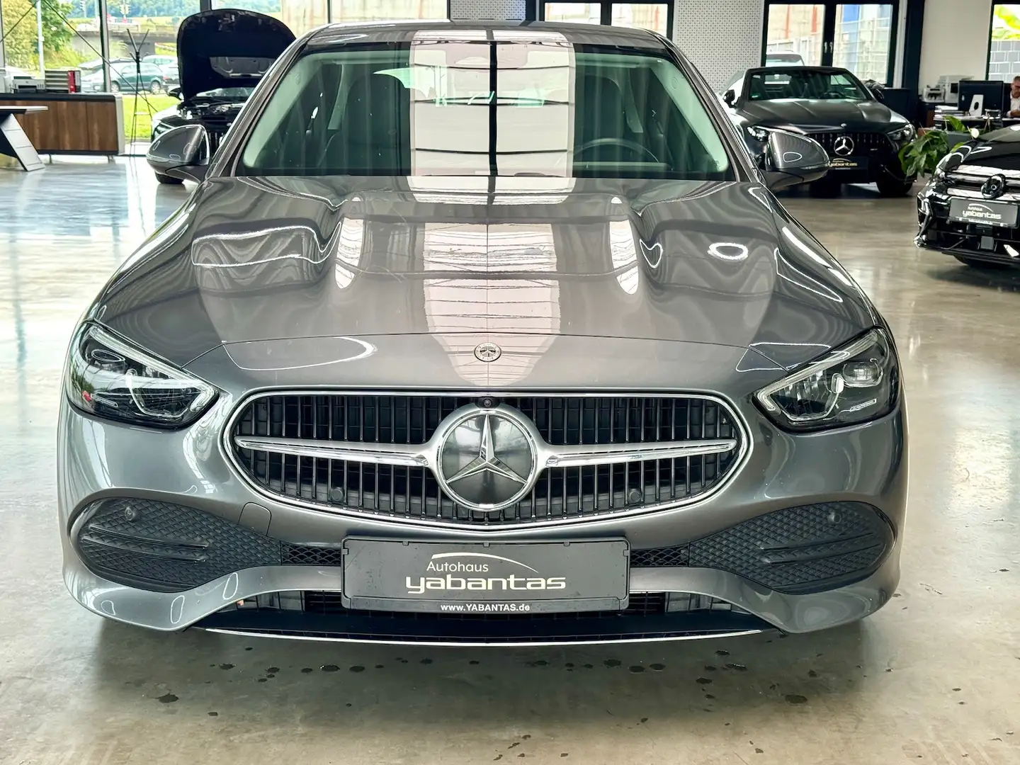 Mercedes-Benz C 200 AVANTGARDE 360°-K KEYLESS IHC Ambientenbeleuchtung Grau - 2