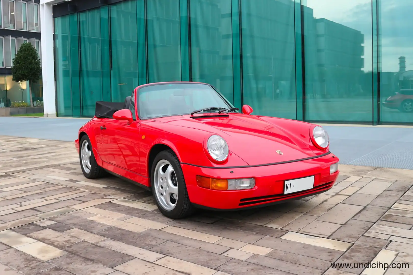 Porsche 964 Carrera 4 cabriolet Roşu - 2