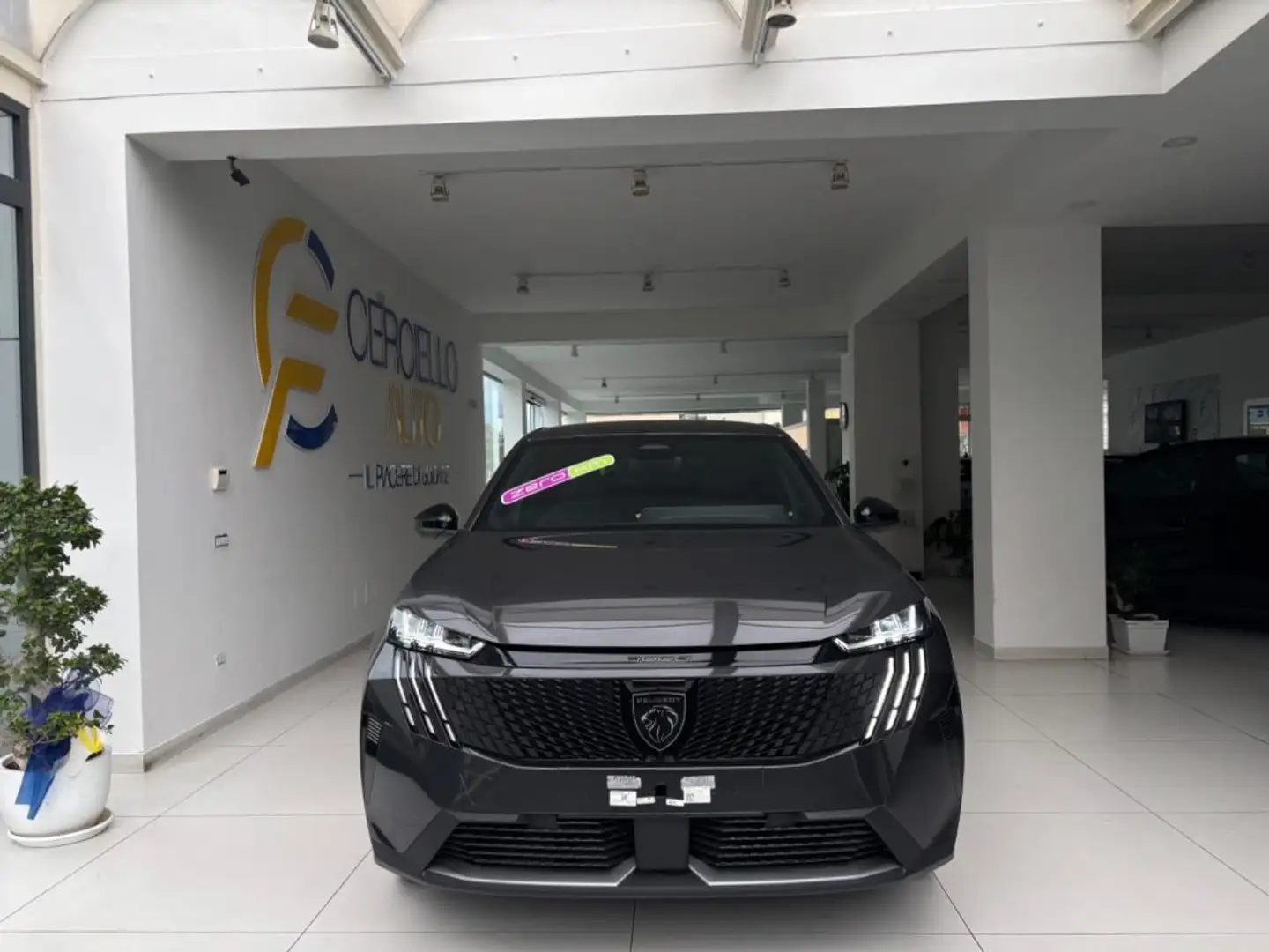 Peugeot 3008 Hybrid 145 e-DCS6 Allure tua da €379,00 mensili Grau - 2