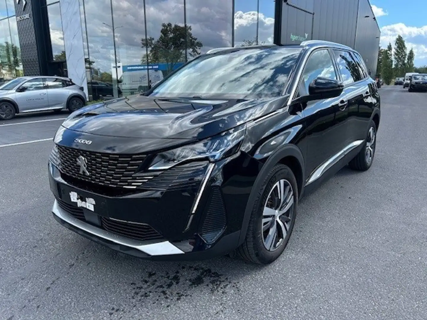 Peugeot 5008 SUV  Road Trip 1.2 PureTech Stop&Start 130pk EAT8 Zwart - 1