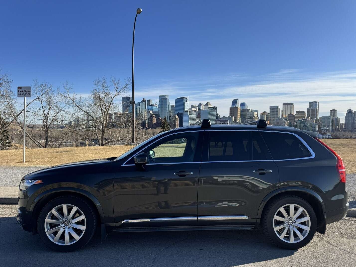 2019 Volvo XC90 T6 AWD Inscription alt 2