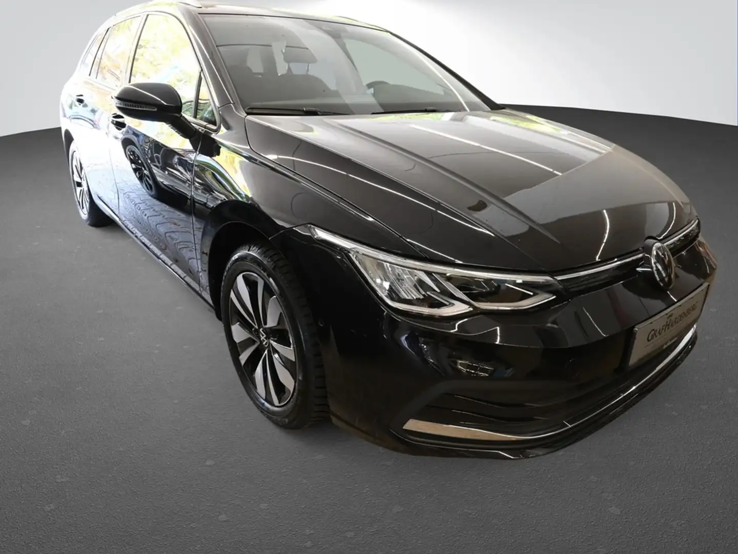 Volkswagen Golf VIII Var 2.0 TDI Automatik Move IQ Drive AHK PD... Schwarz - 2