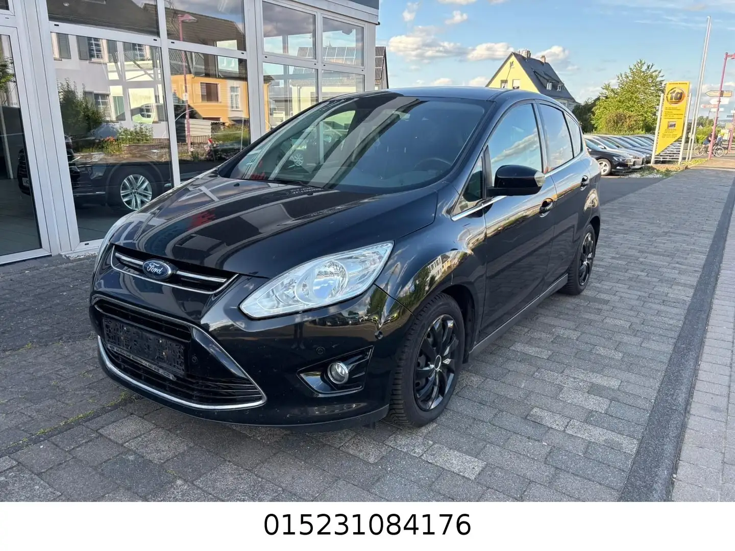 Ford C-Max Titanium+Tempomat+Parkhilfe+Klimaaut.+AHK+ - 1