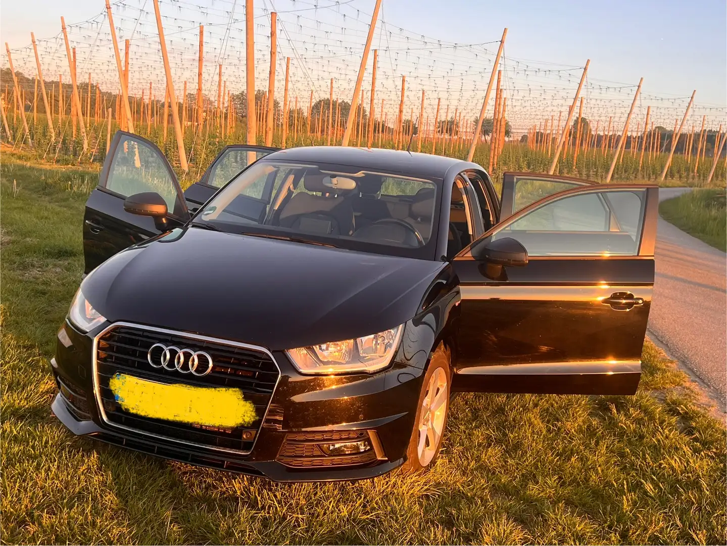 Audi A1 sport Schwarz - 1