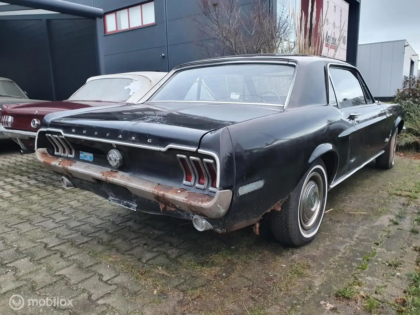Ford Mustang coupe Zwart - 2