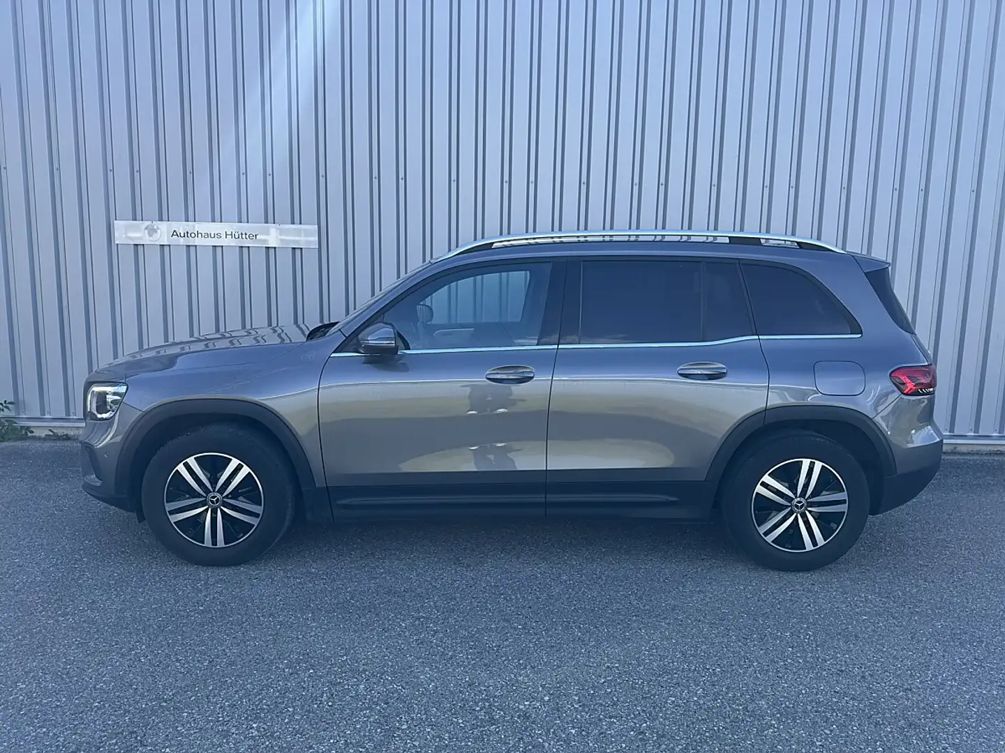 Mercedes-Benz GLB 200 d verstellbare Rückbank Standheizung AHK Grau - 2