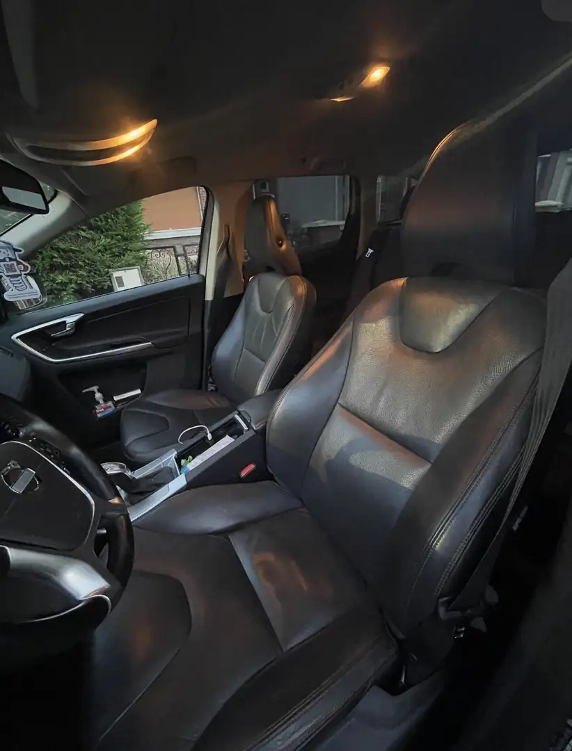 Volvo XC60 D4 163 ch AWD Xénium Geartronic A - 1