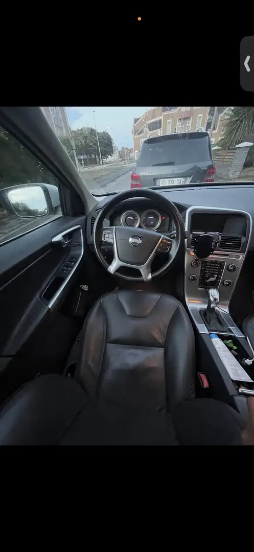Volvo XC60 D4 163 ch AWD Xénium Geartronic A - 2