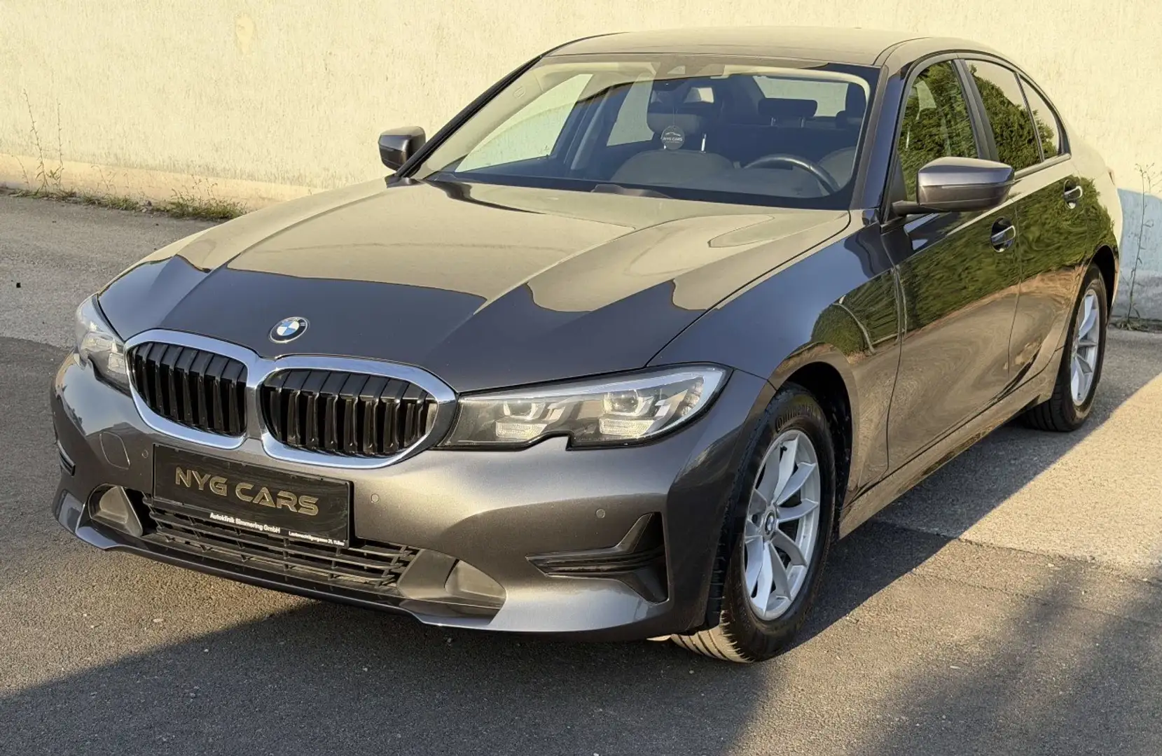 BMW 320 320 d Advantage Grau - 2
