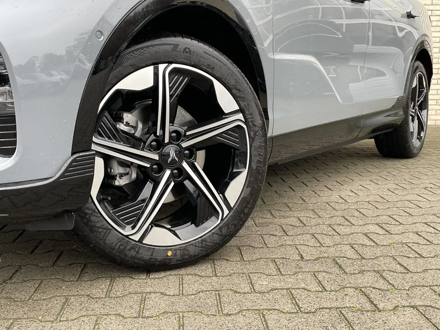 Voyah Courage Business Edition 80 kWh l Stoel verwarming/ventila Grau - 2