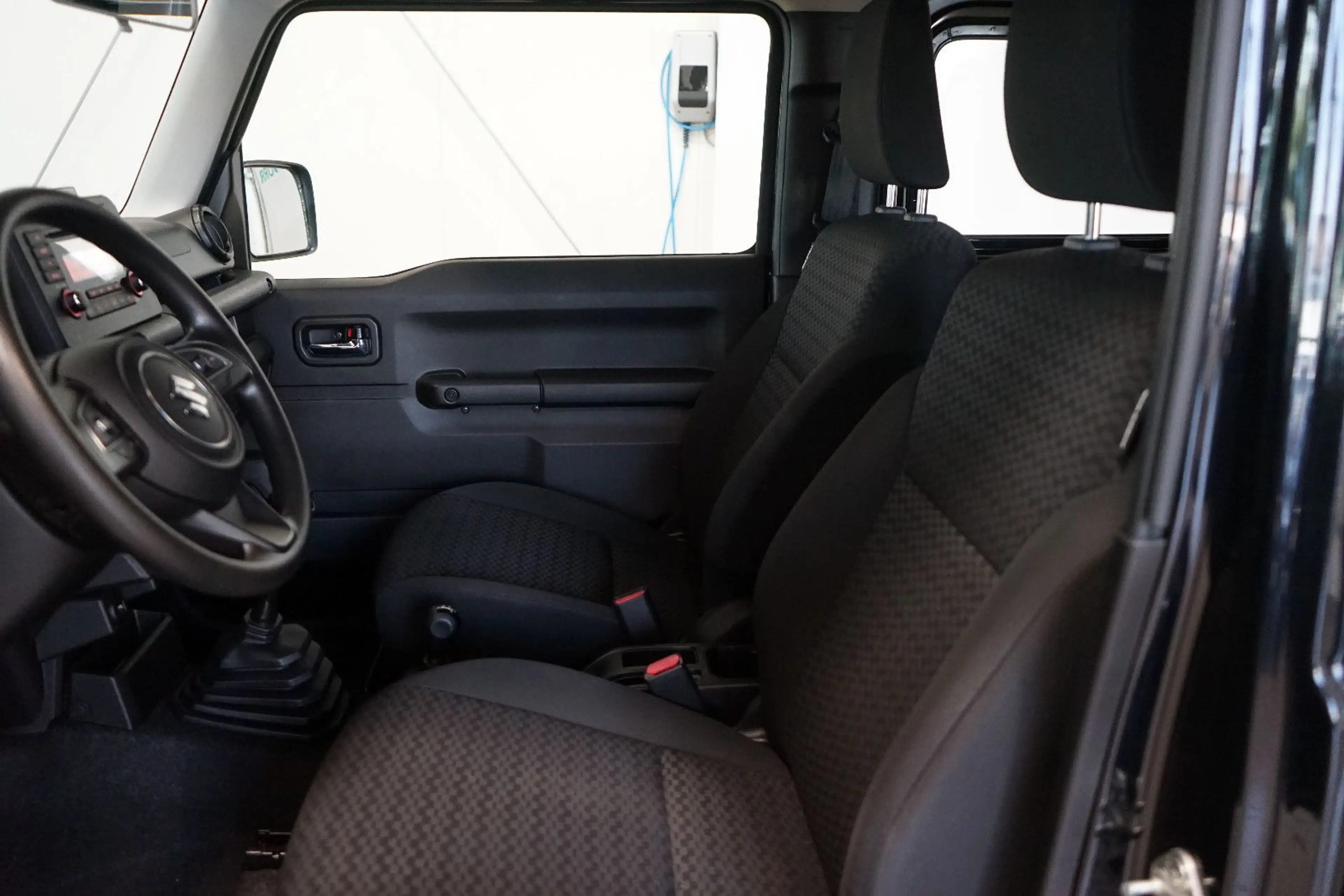 Suzuki Jimny 1.5 Comfort AllGrip Sitzheizung+Tempomat — photo 10