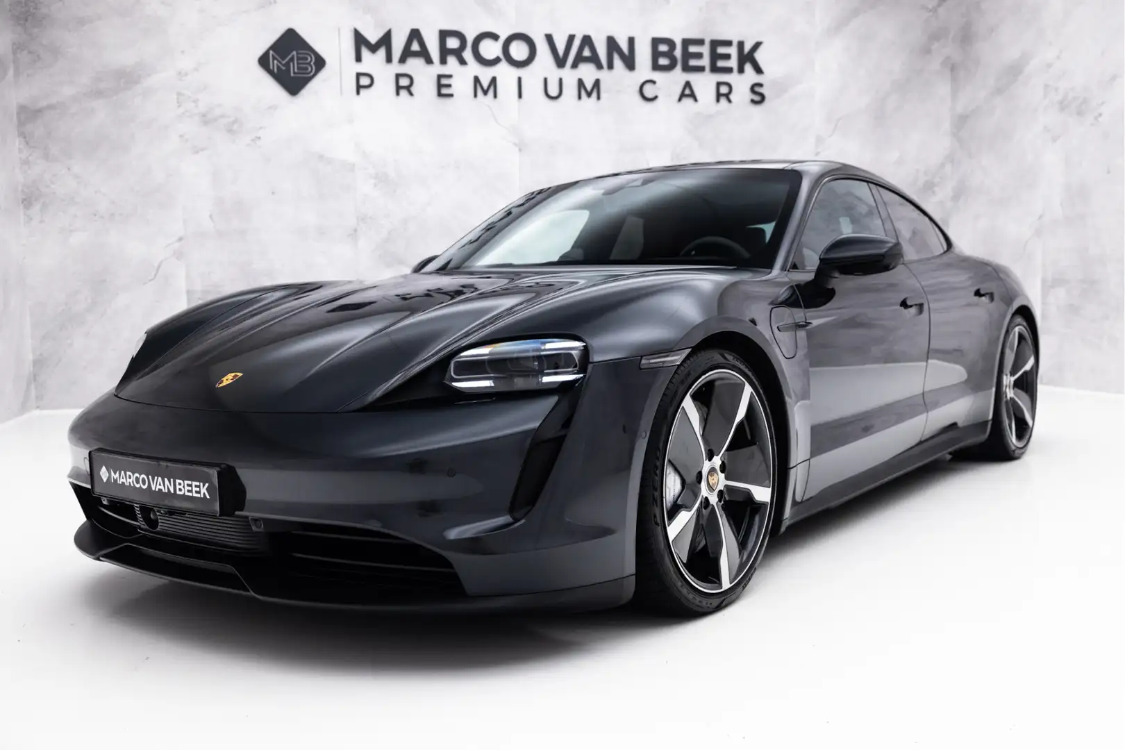 Porsche Taycan 4S Performance Plus 84 kWh | Pano | PSCB | Stoelve Grigio - 1