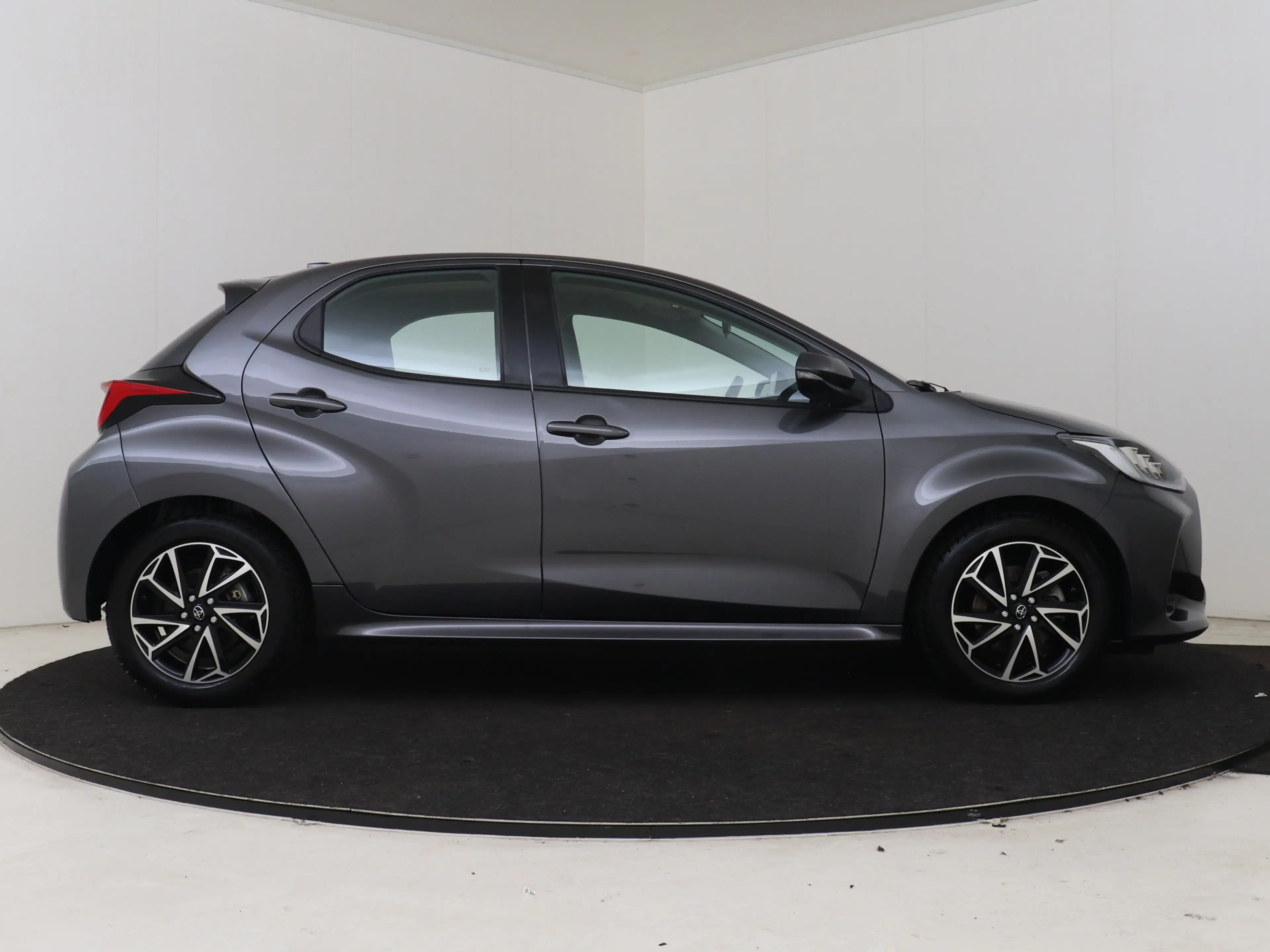 Toyota Yaris 1.5 Hybrid Business Plus | BTW Voertuig | NL Auto — photo 14