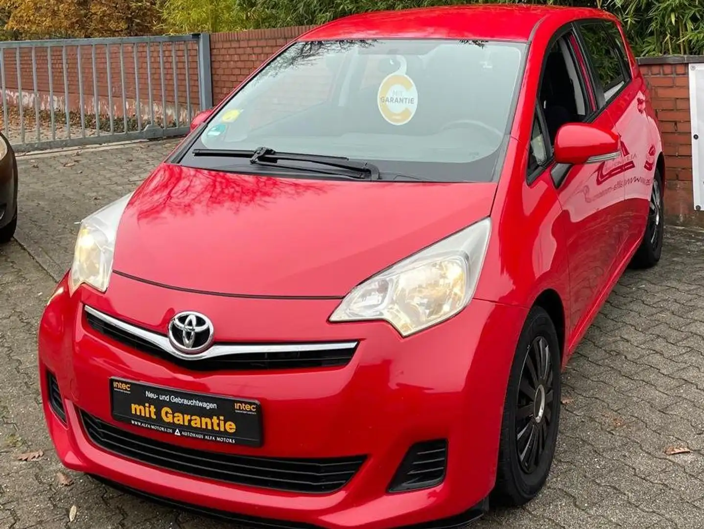 Toyota Verso-S Cool /1-Hand/ Garantie / TÜV & Inspektion neu / Rot - 1