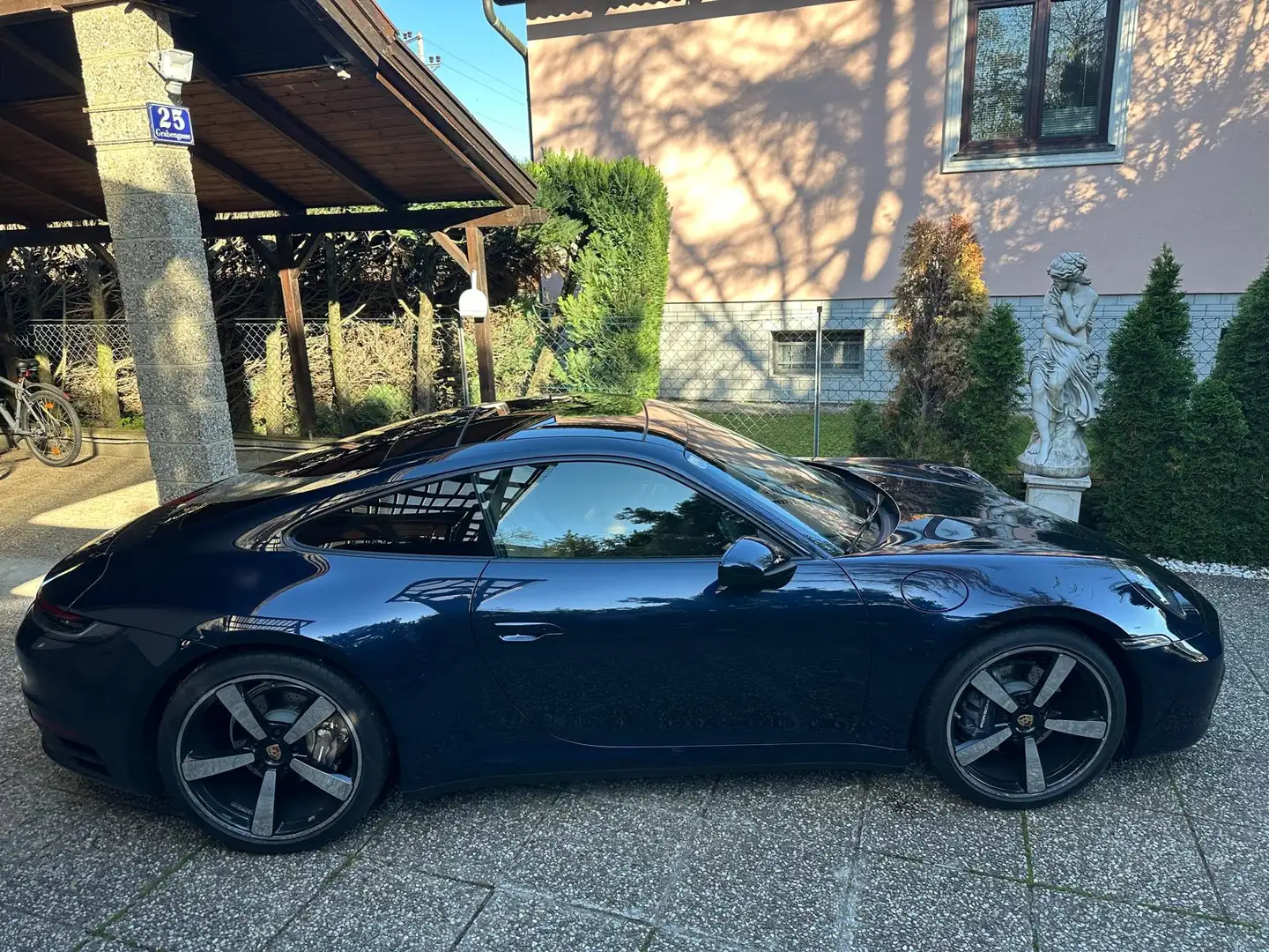 Porsche 992 911 Carrera Coupé PDK Blau - 2