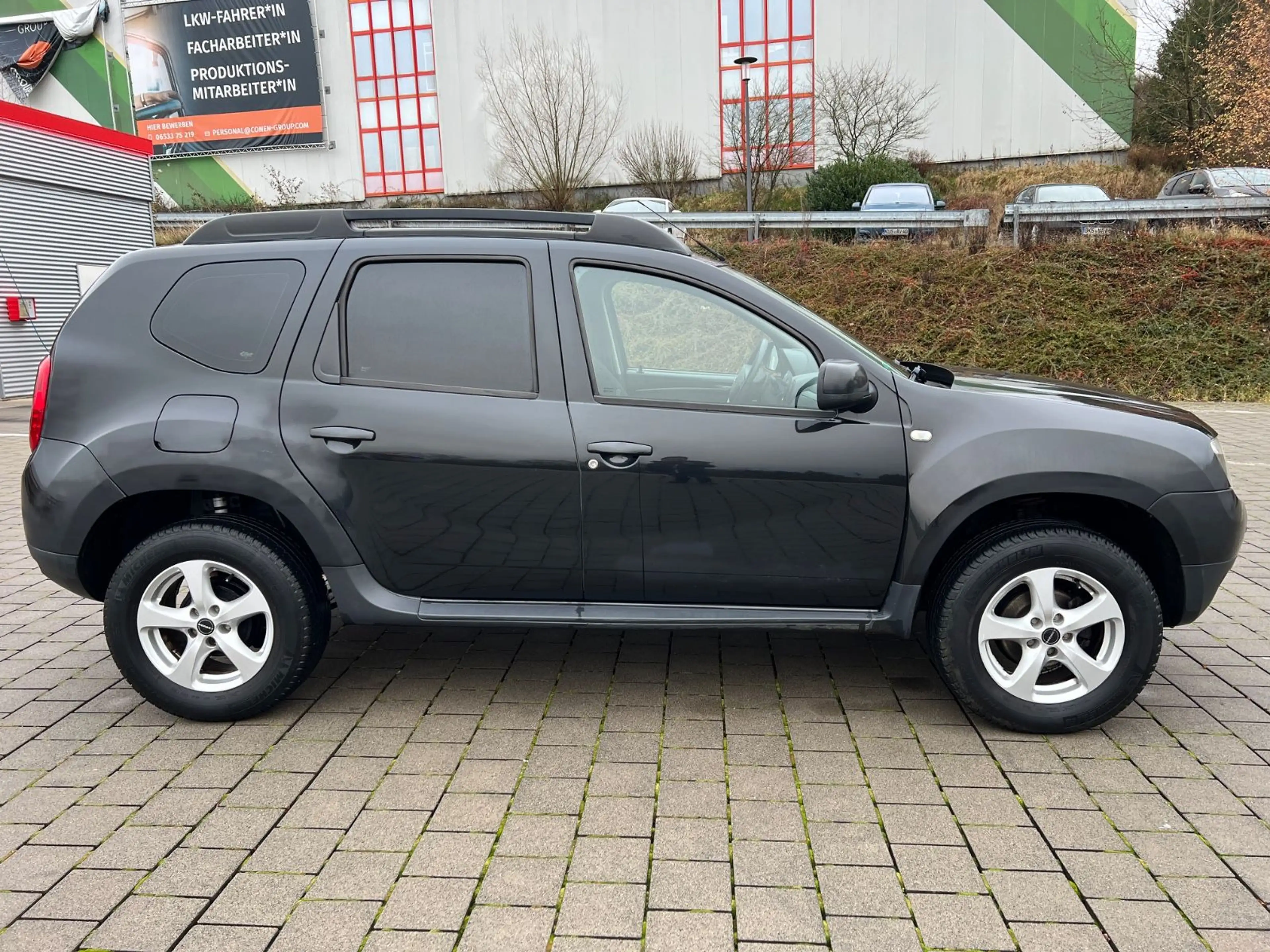 Dacia Duster I Laureate 4x4 1.6*KLIMA*EURO5*TÜV05/2027 — photo 12
