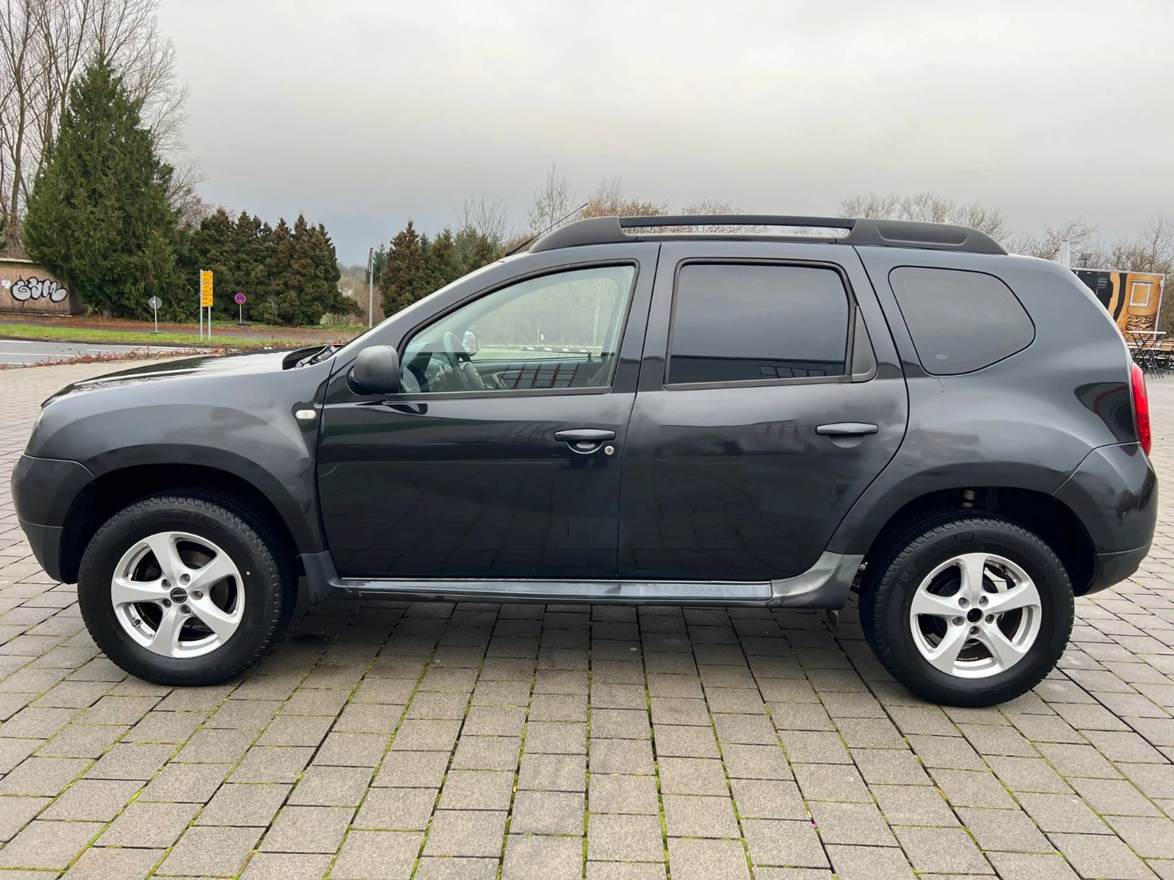 Dacia Duster I Laureate 4x4 1.6*KLIMA*EURO5*TÜV05/2027 — photo 6