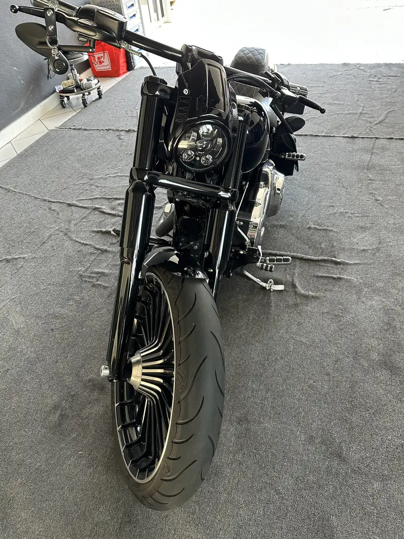 Harley-Davidson Breakout Fekete - 1
