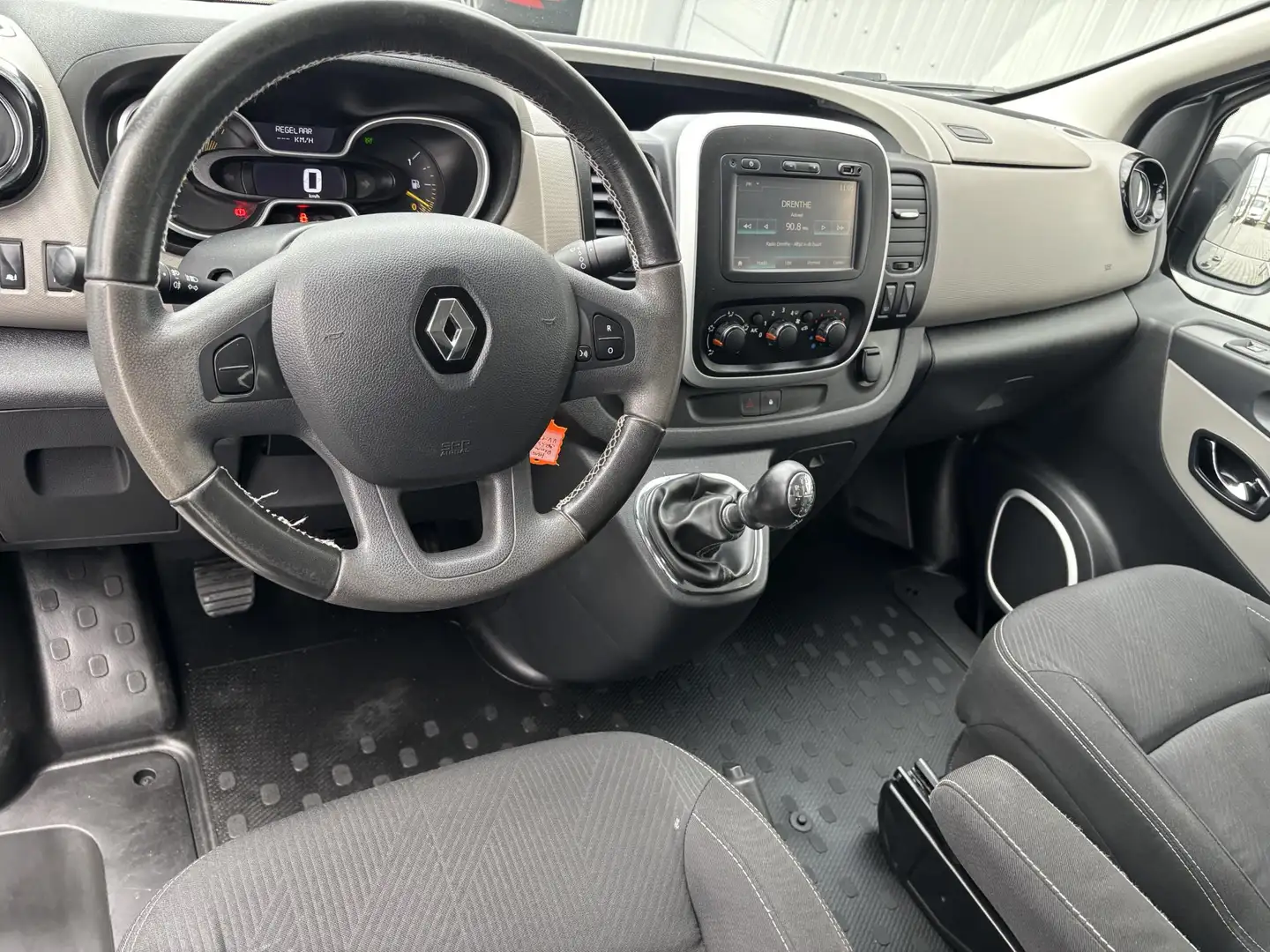 Renault Trafic 1.6 dCi T29 L2H1 DC Comfort*ECC*NAVI*CRUISE*NAVI* Gris - 2
