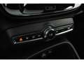 Volvo XC40 2.0 T4 Momentum Pro Automaat | Trekhaak | Panorama Black - thumbnail 13